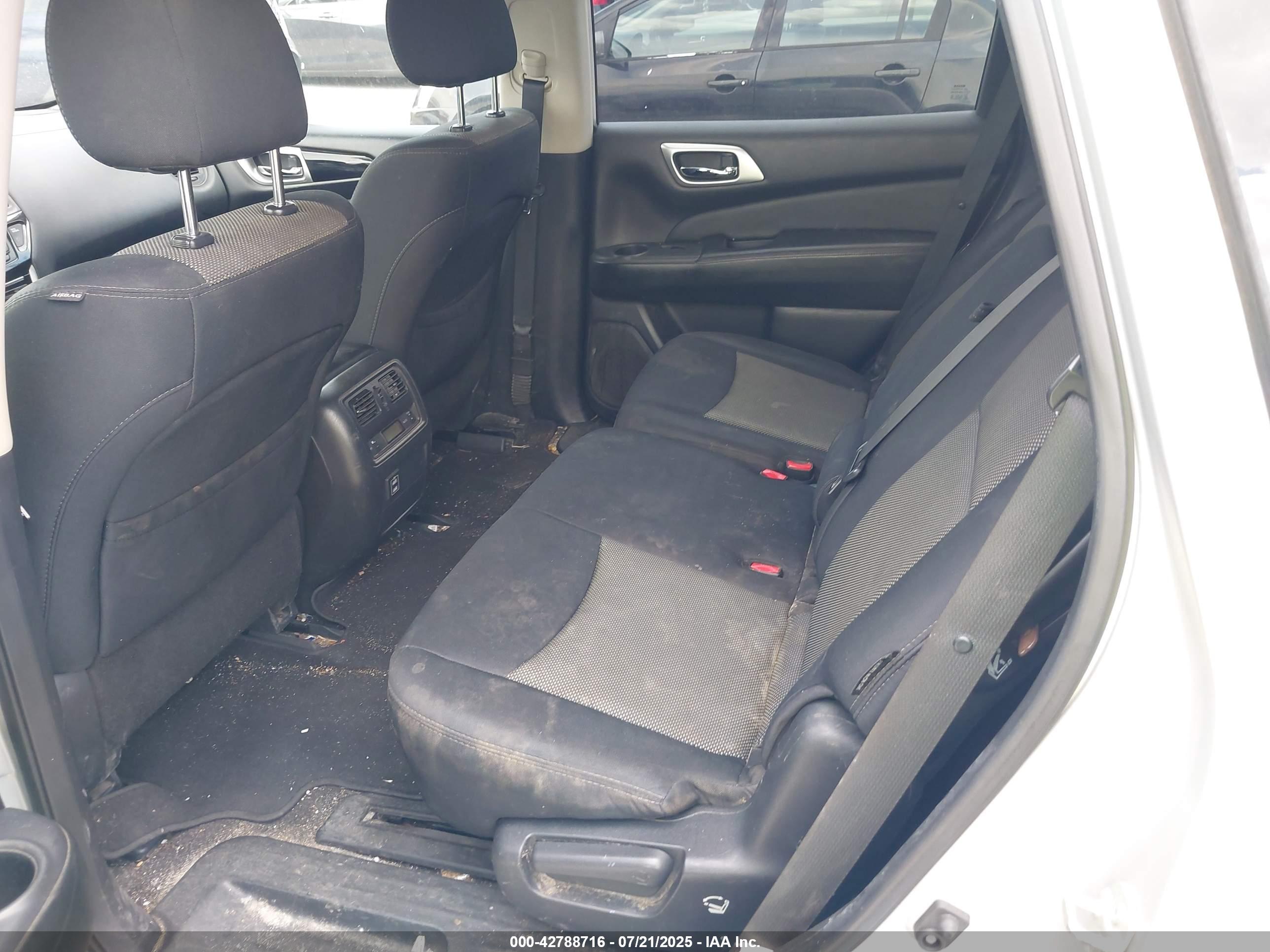 NISSAN PATHFINDER image 8