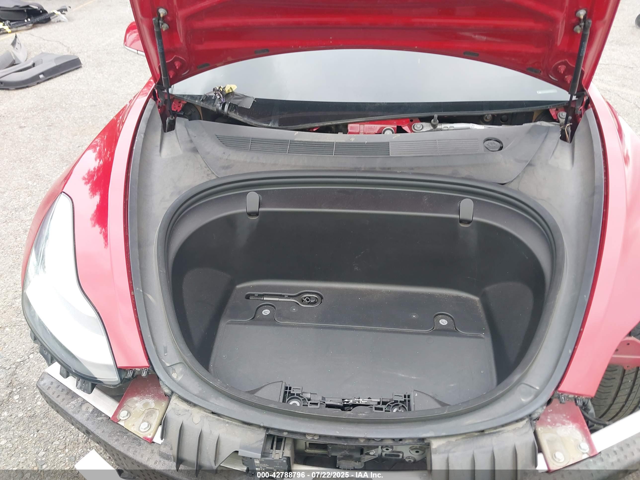 TESLA MODEL image 10