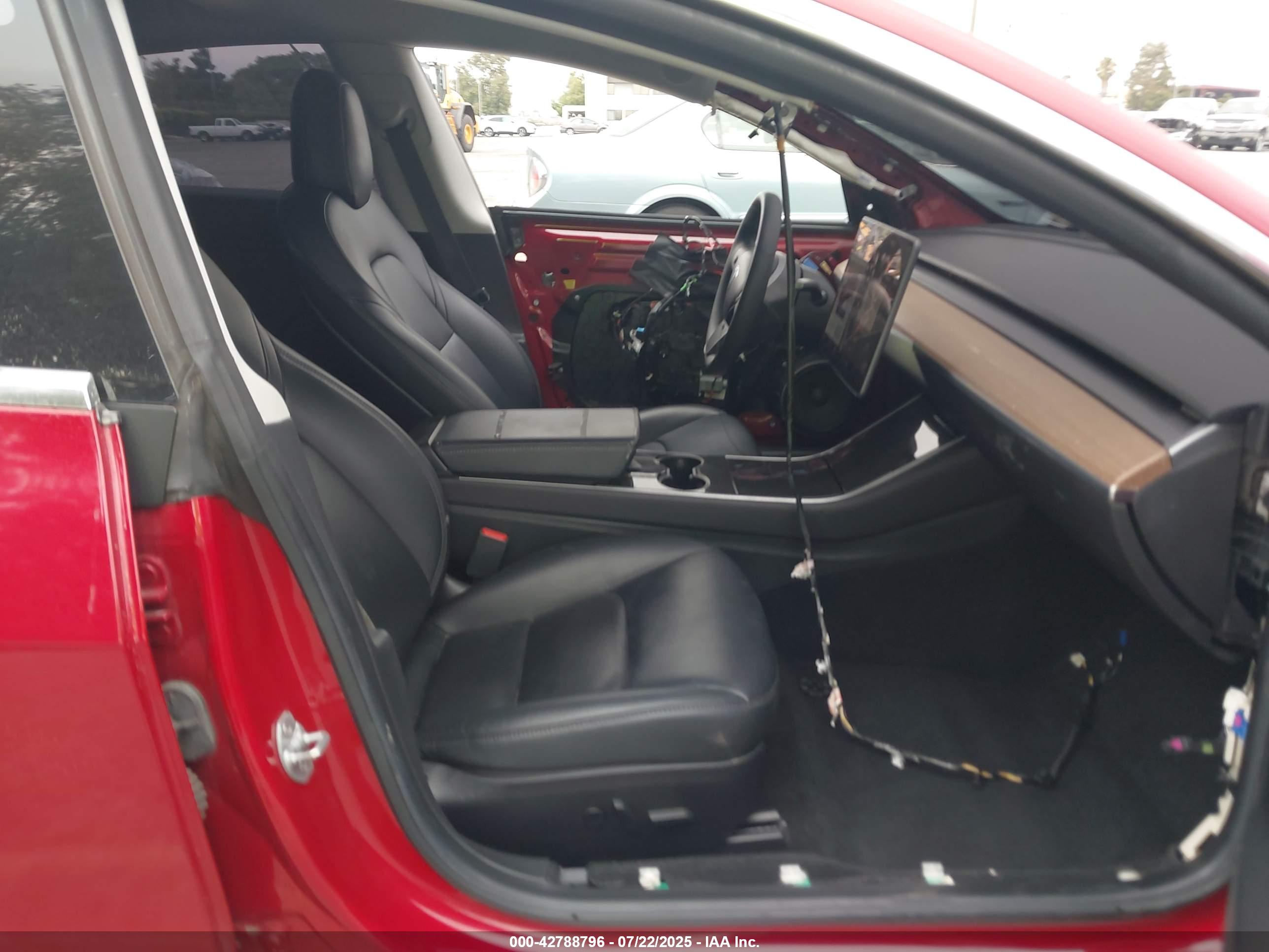TESLA MODEL image 5