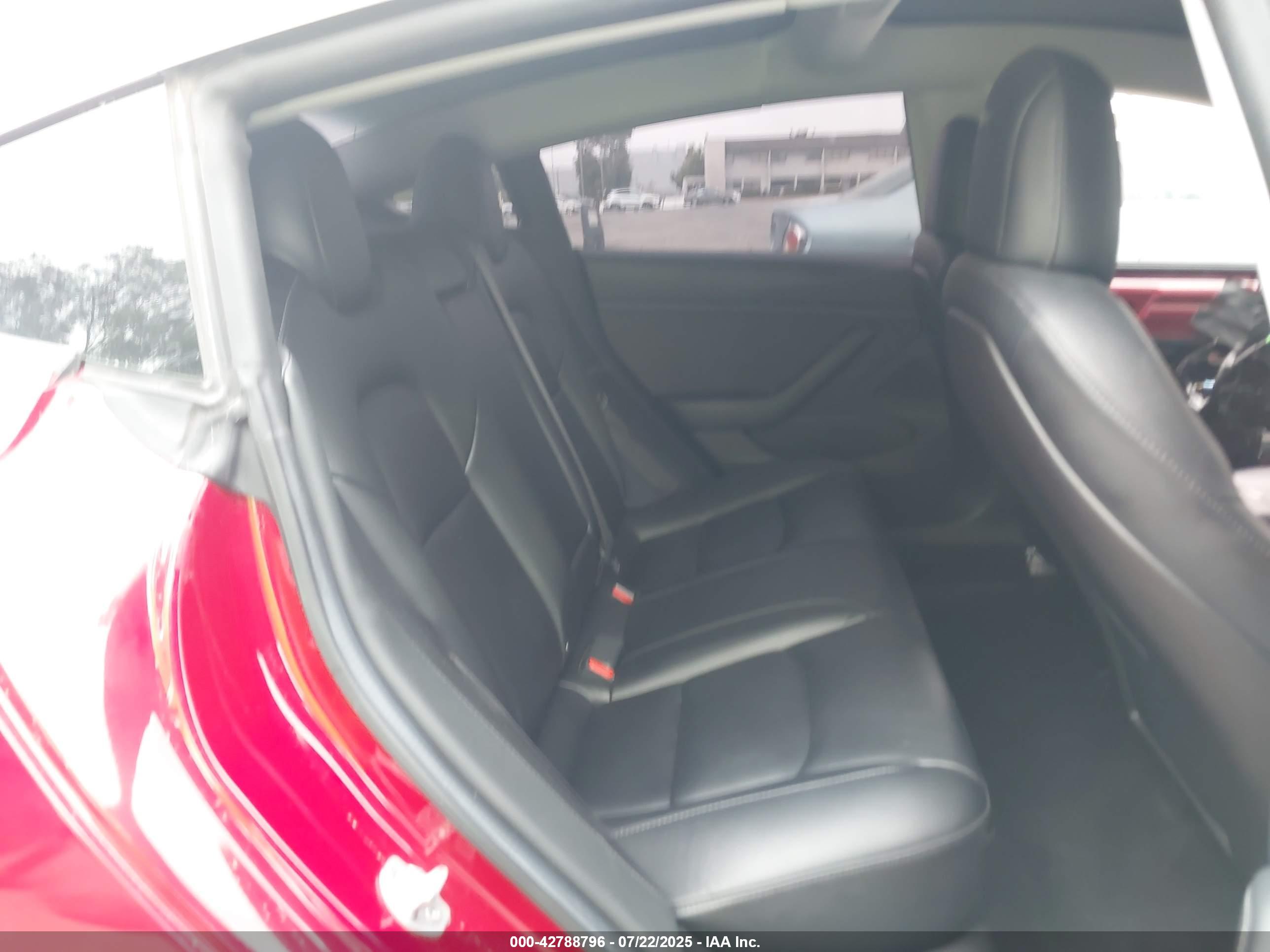 TESLA MODEL image 8