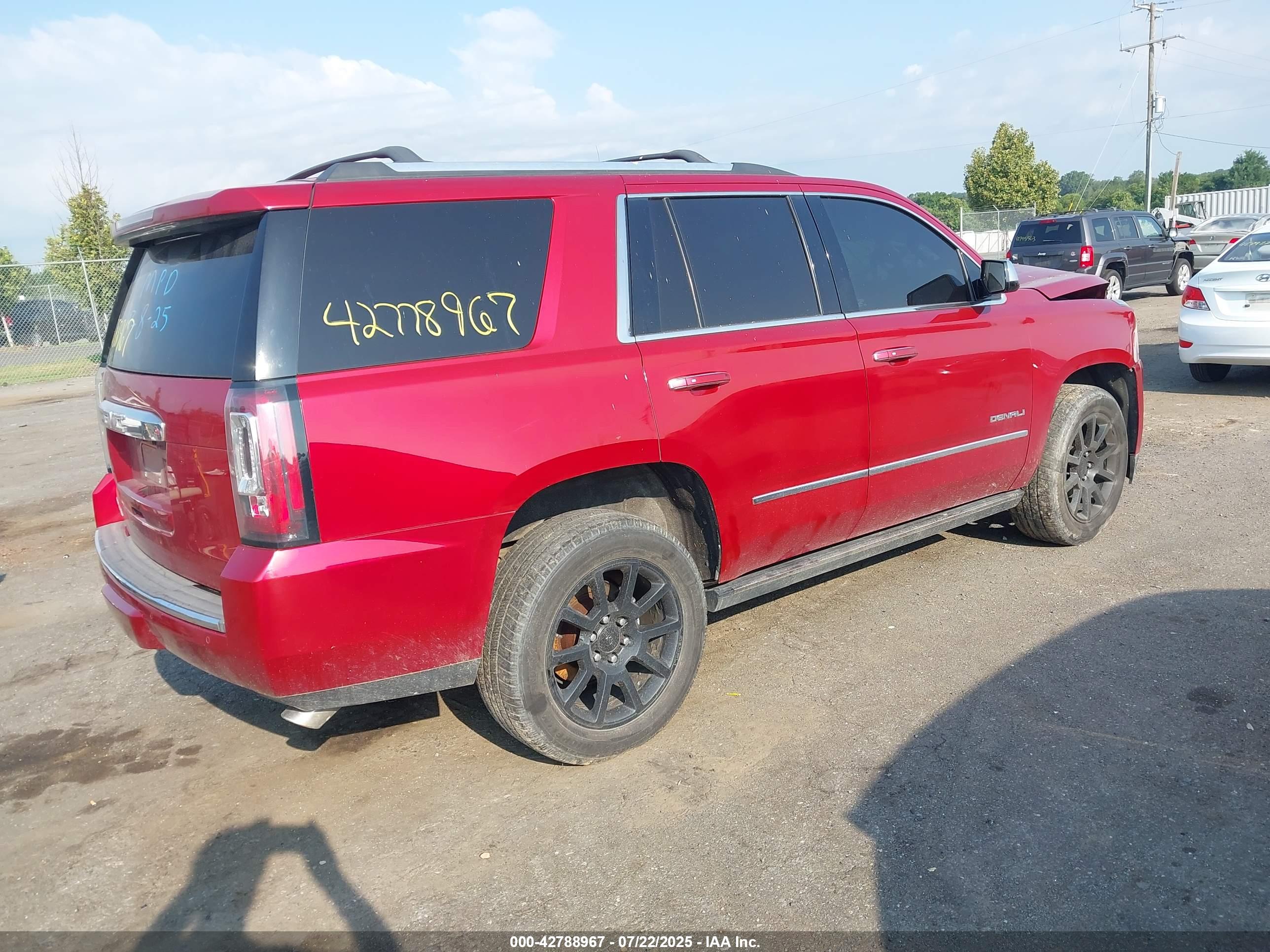 GMC YUKON image 4