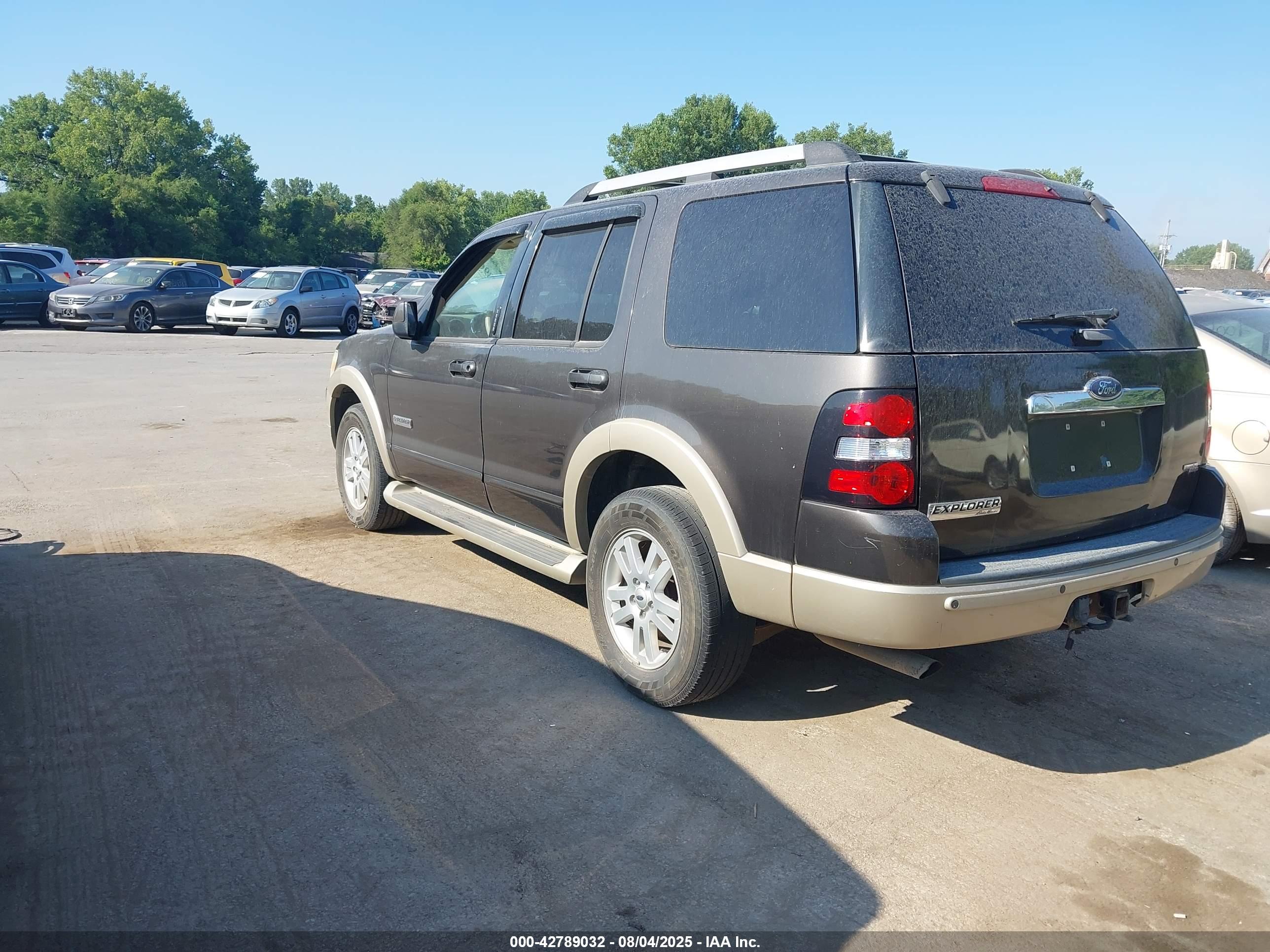 FORD EXPLORER image 3