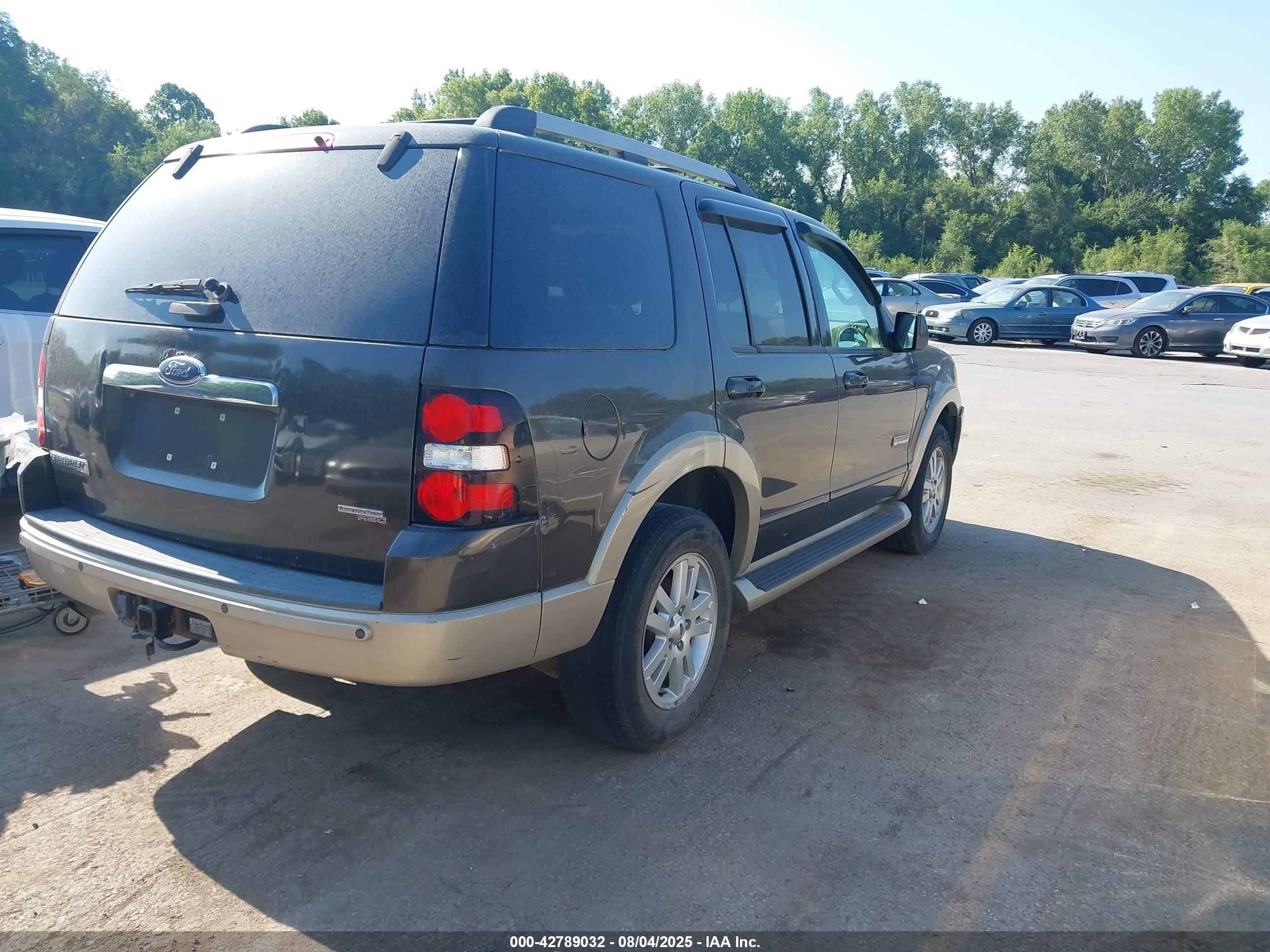 FORD EXPLORER image 4