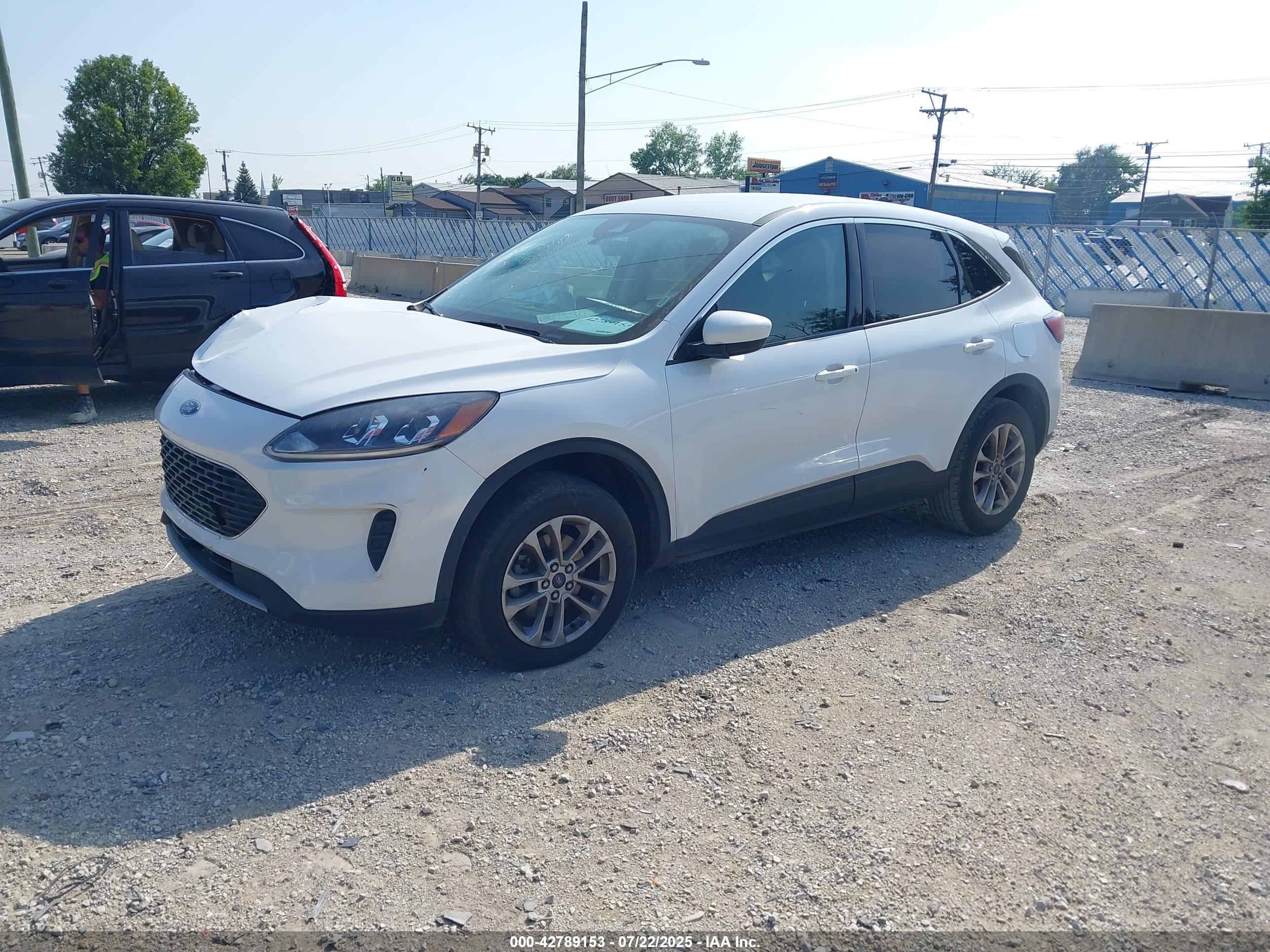 FORD ESCAPE image 2