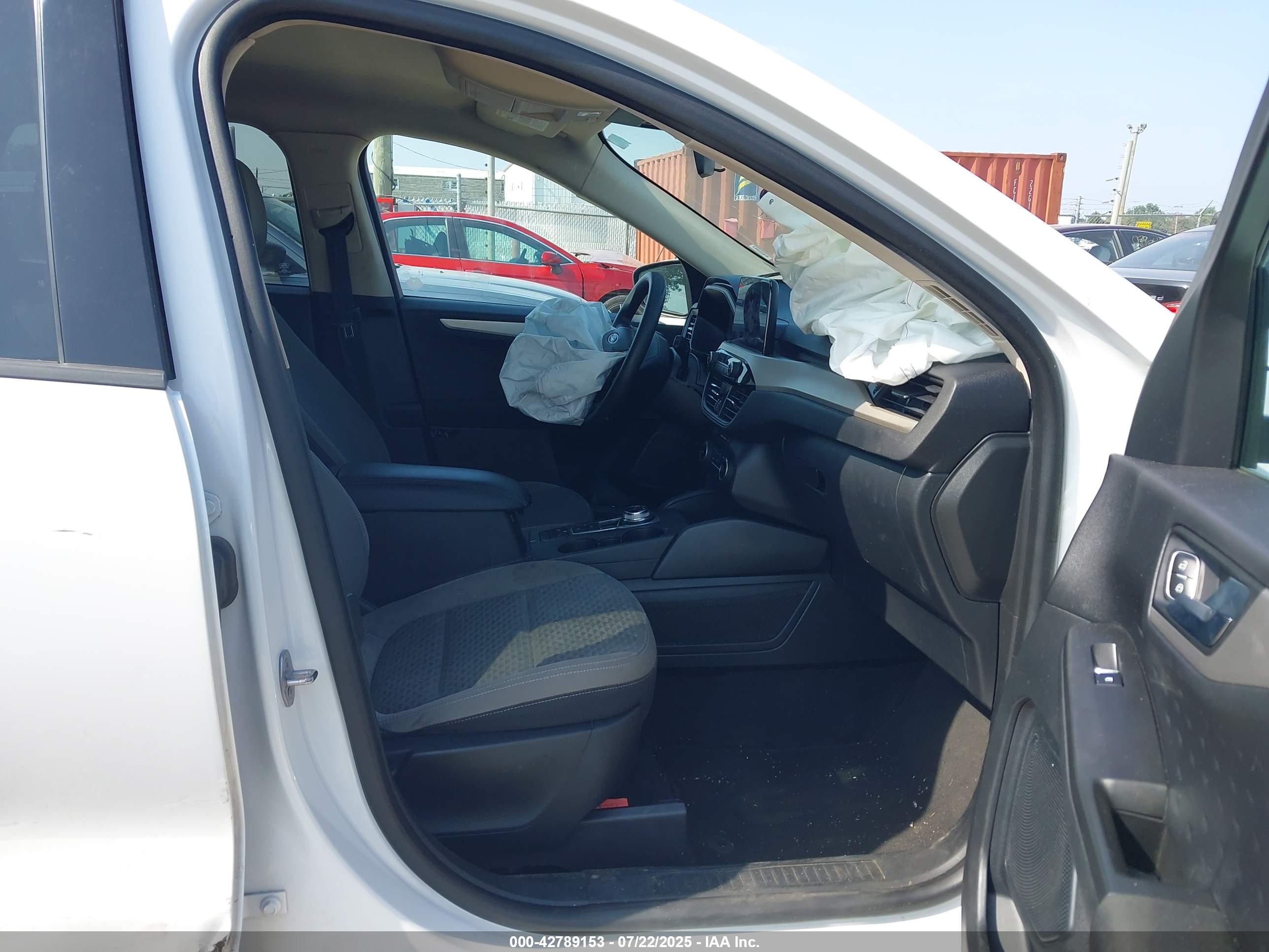 FORD ESCAPE image 5