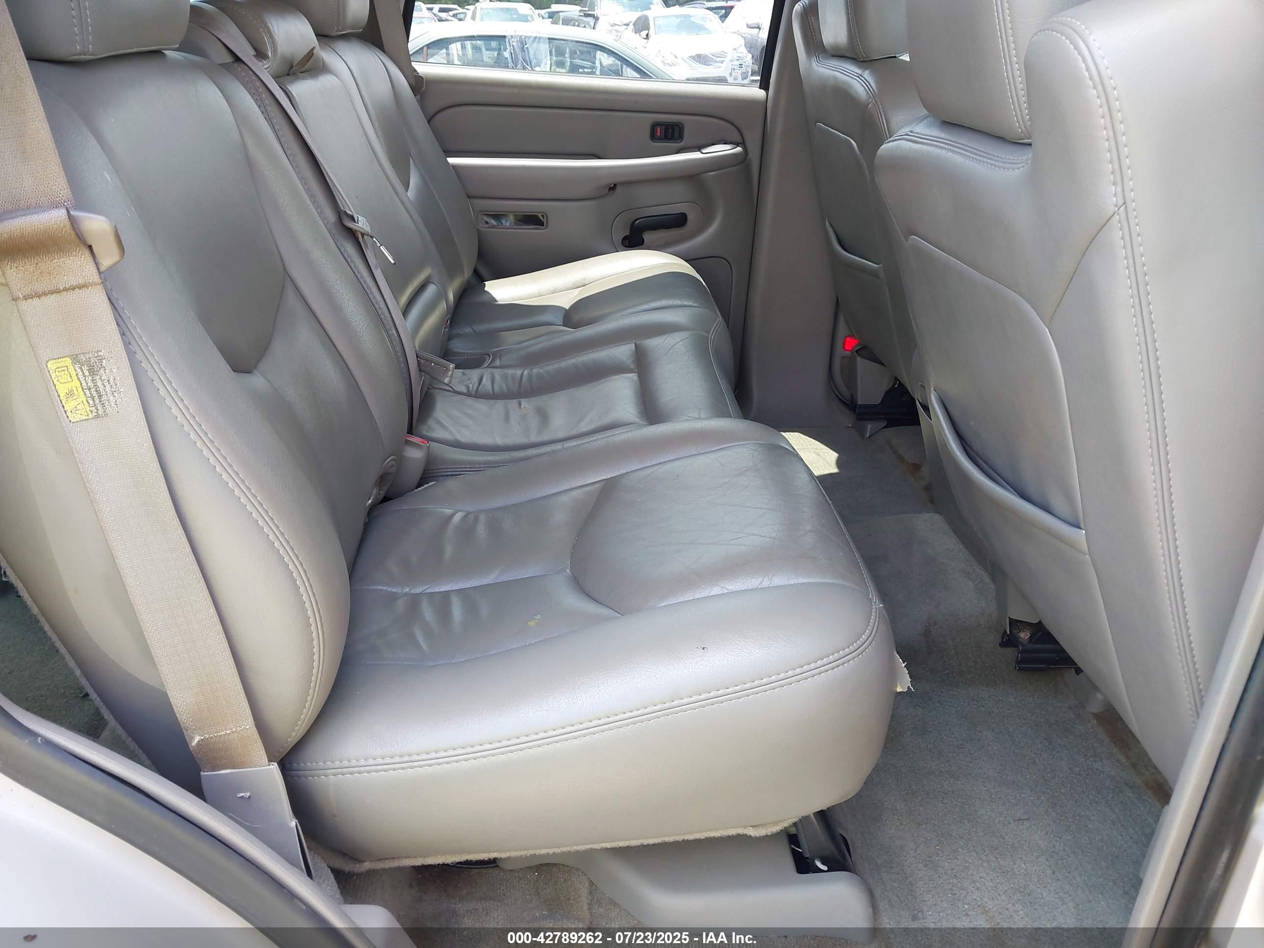CHEVROLET TAHOE image 8