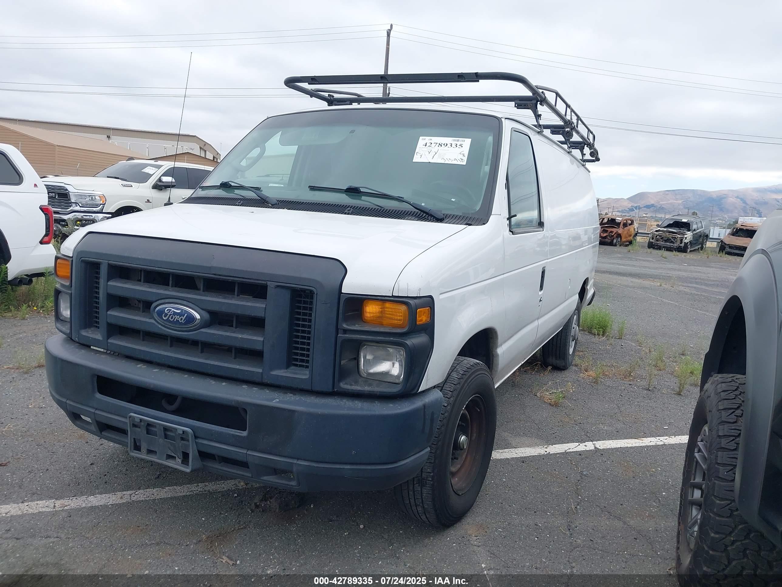 FORD E-250 image 2