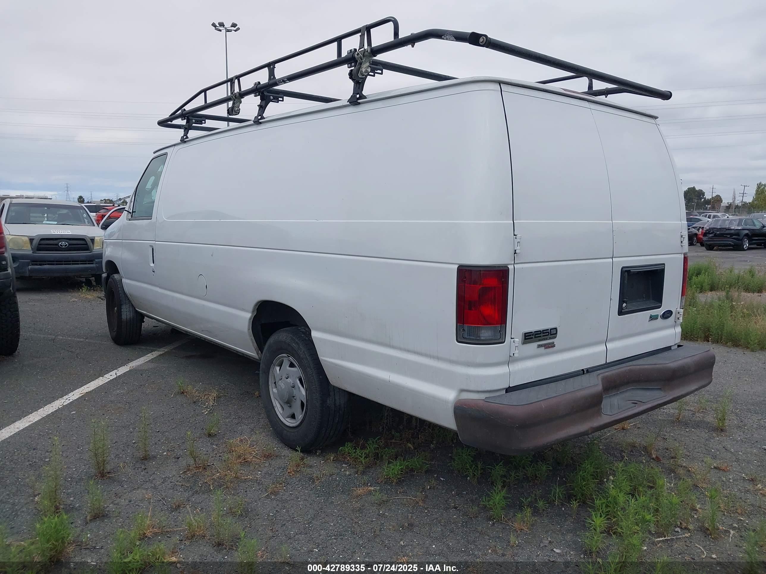 FORD E-250 image 3
