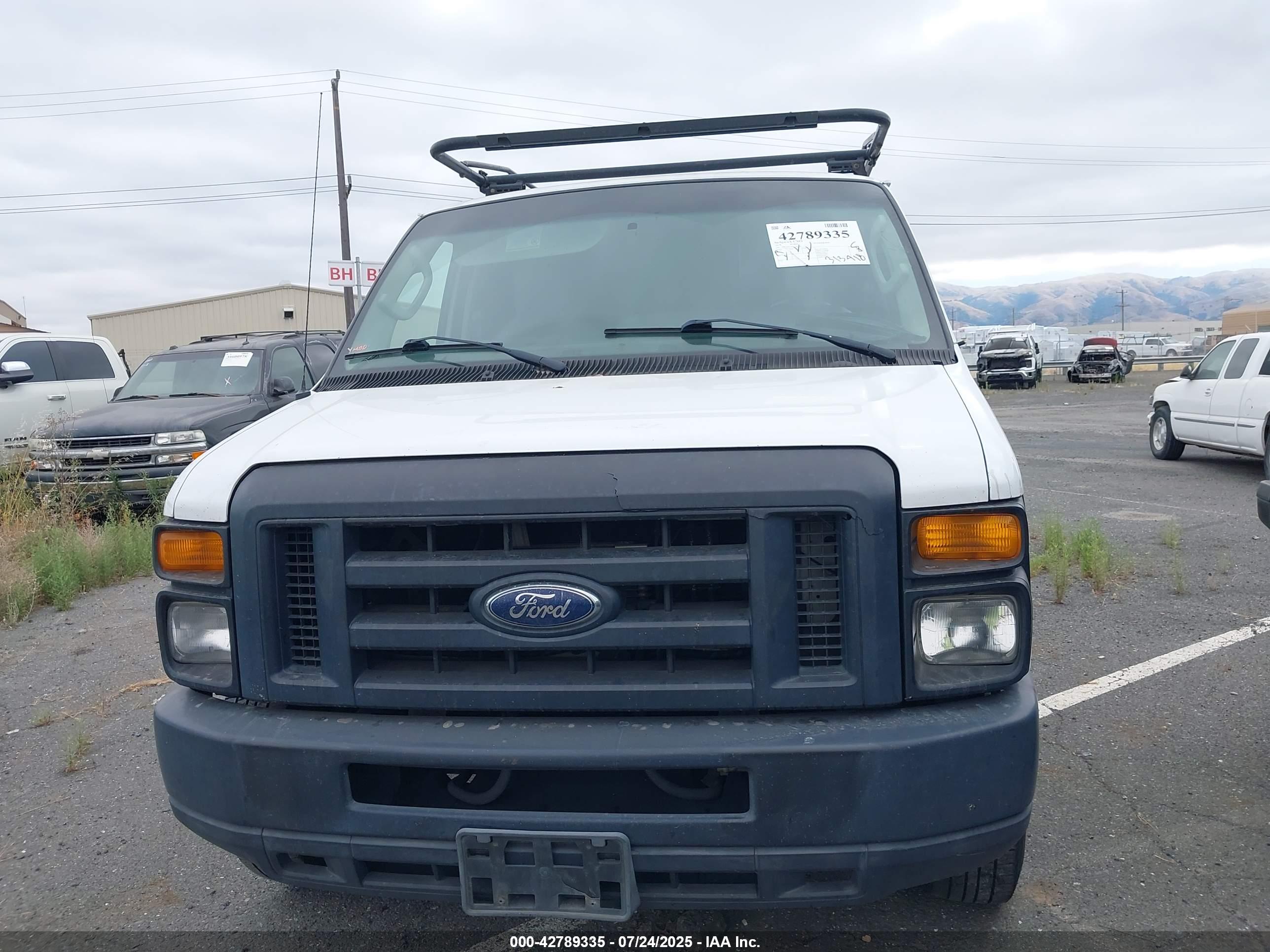 FORD E-250 image 6