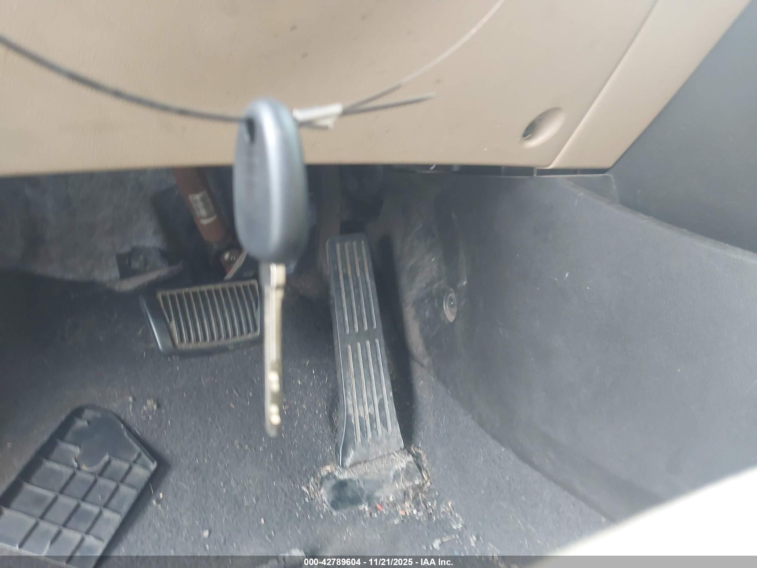 HYUNDAI ELANTRA image 11
