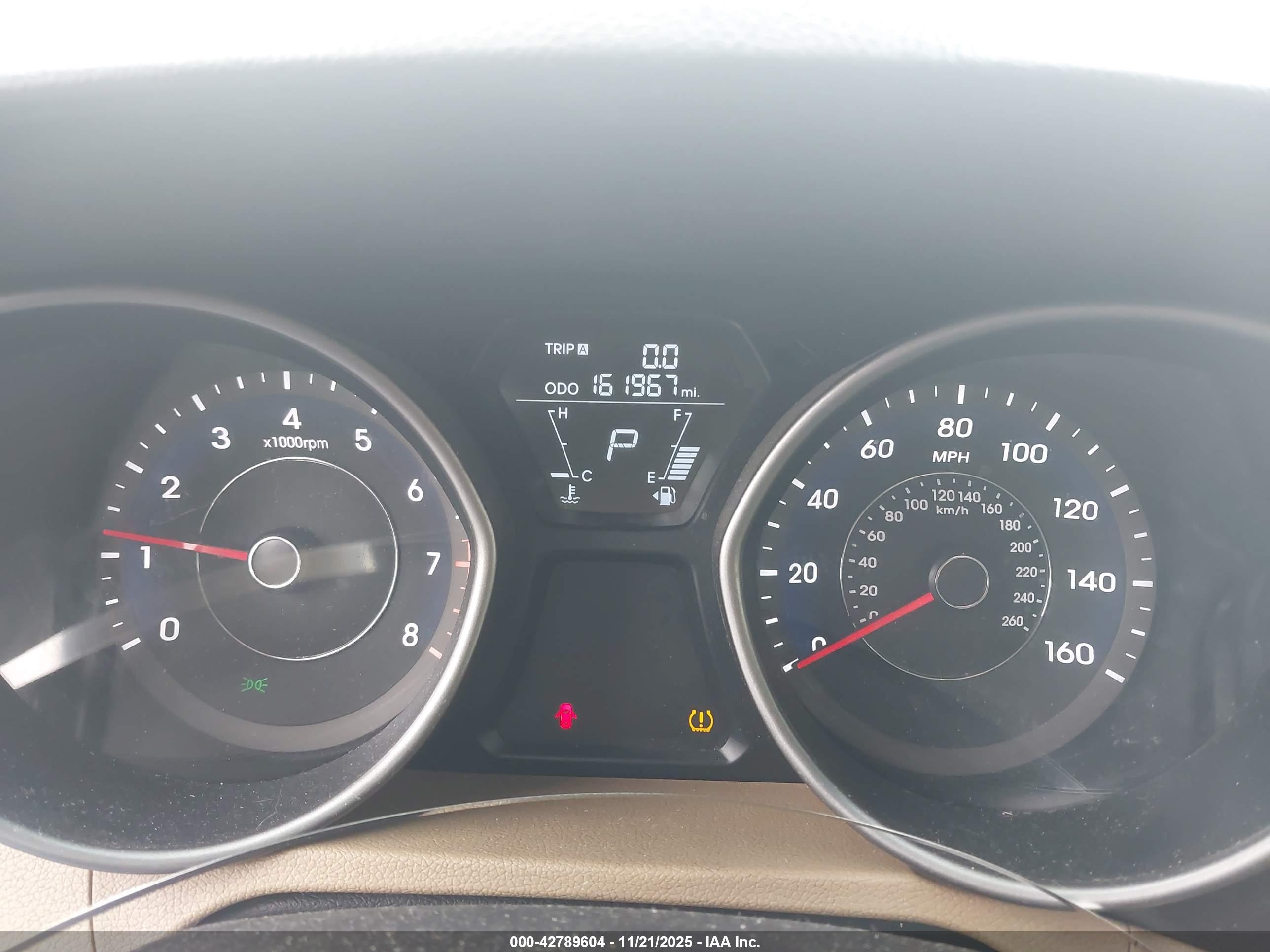 HYUNDAI ELANTRA image 7