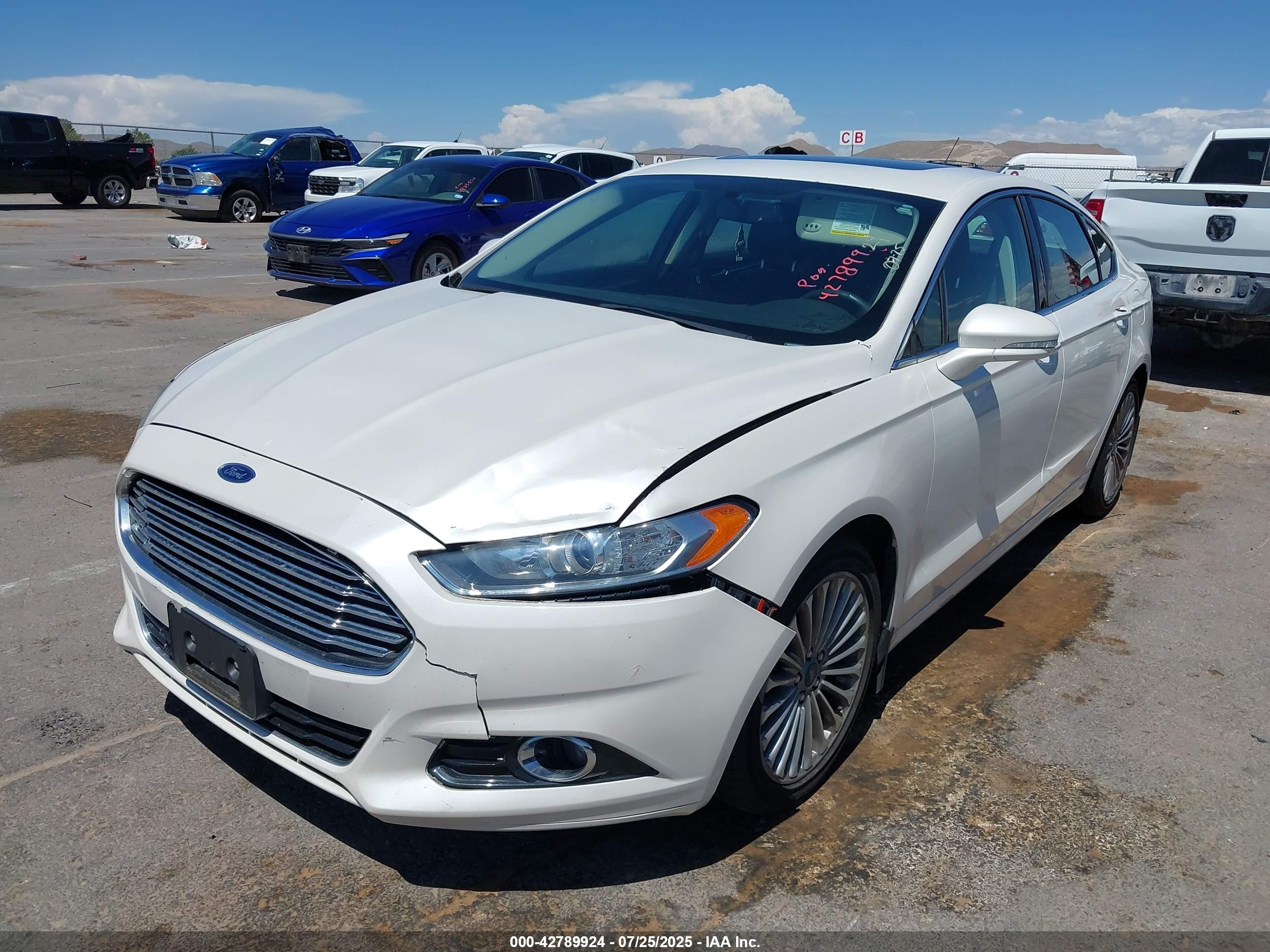 FORD FUSION image 2