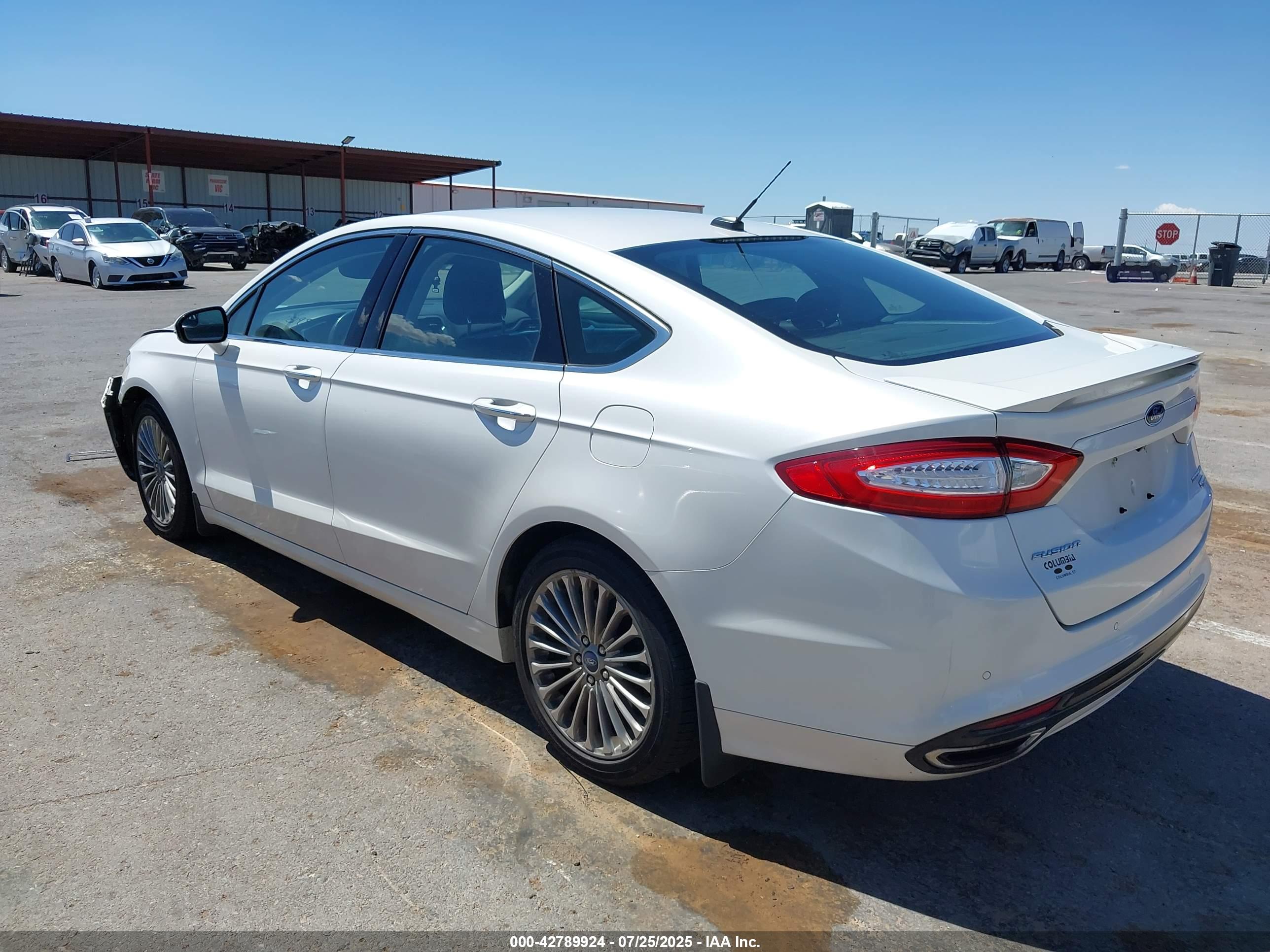 FORD FUSION image 3