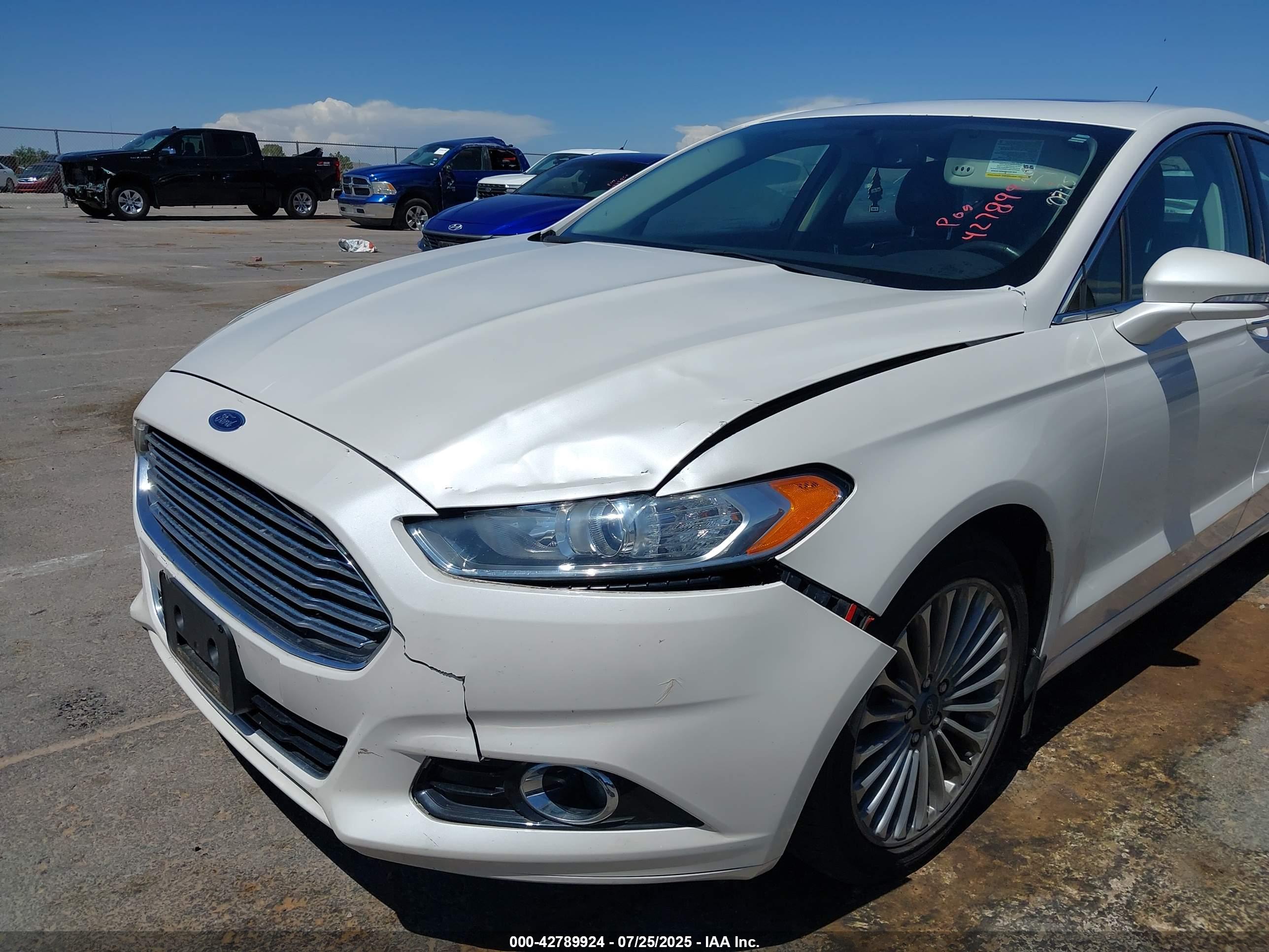 FORD FUSION image 6