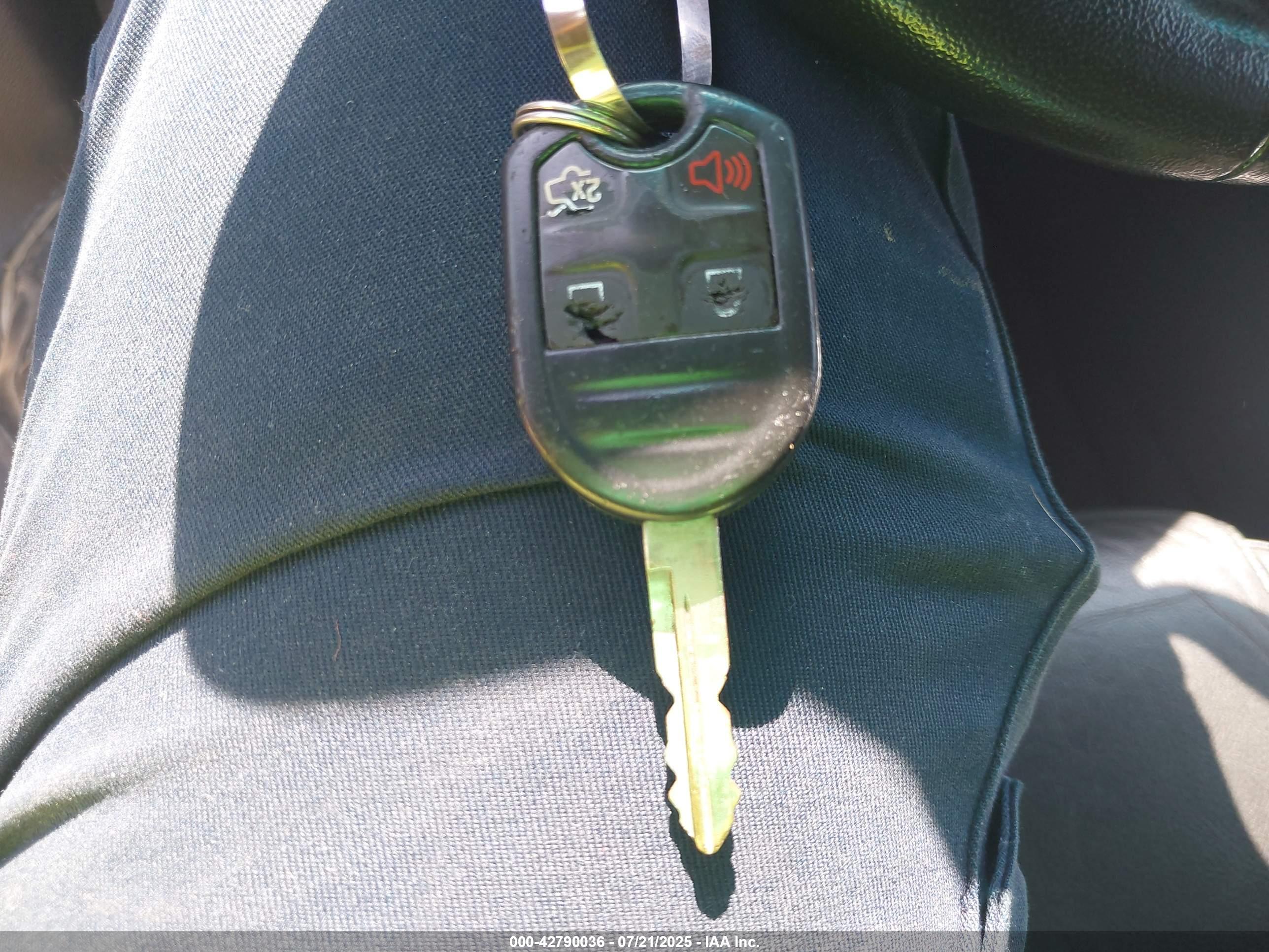 FORD EXPLORER image 11