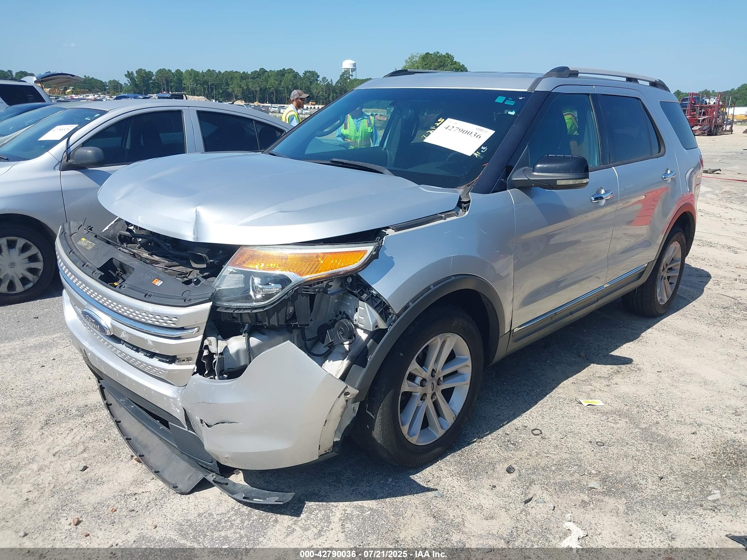 FORD EXPLORER image 2