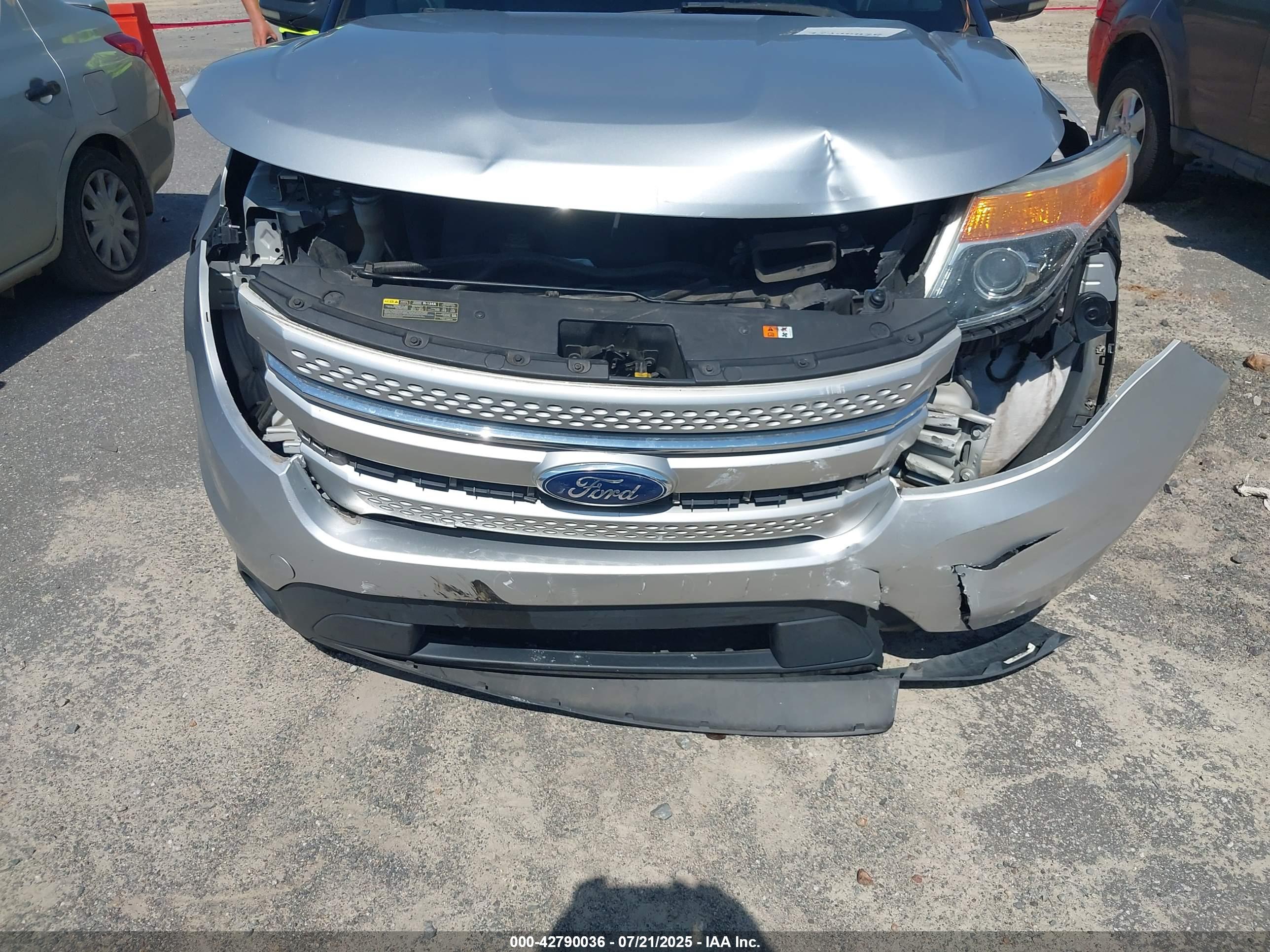 FORD EXPLORER image 6