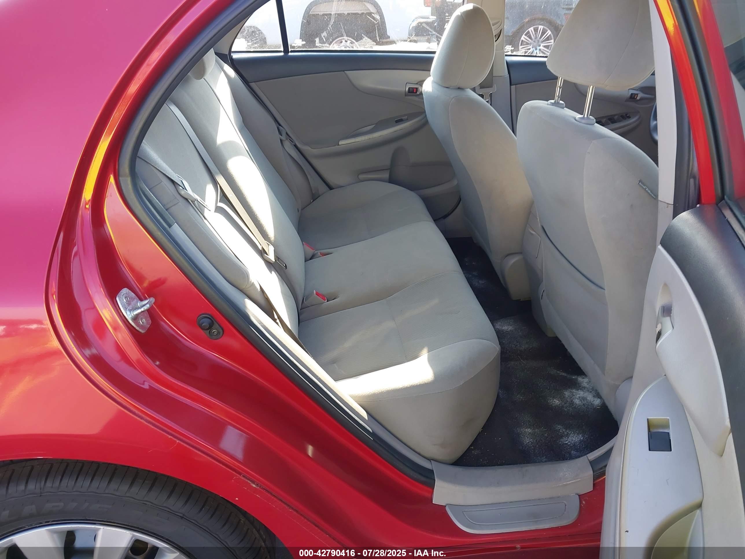 TOYOTA COROLLA image 8