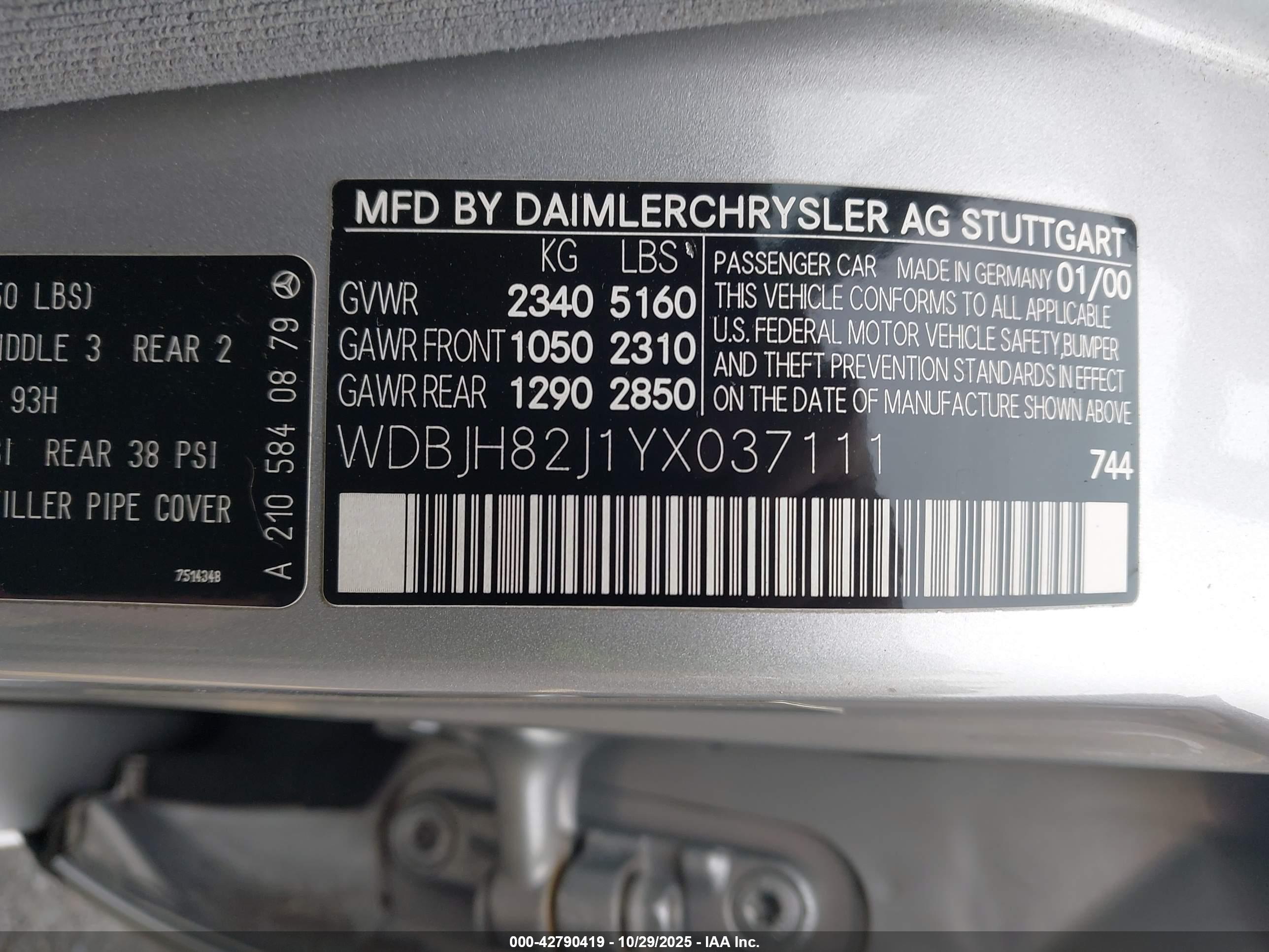 MERCEDES-BENZ E image 9