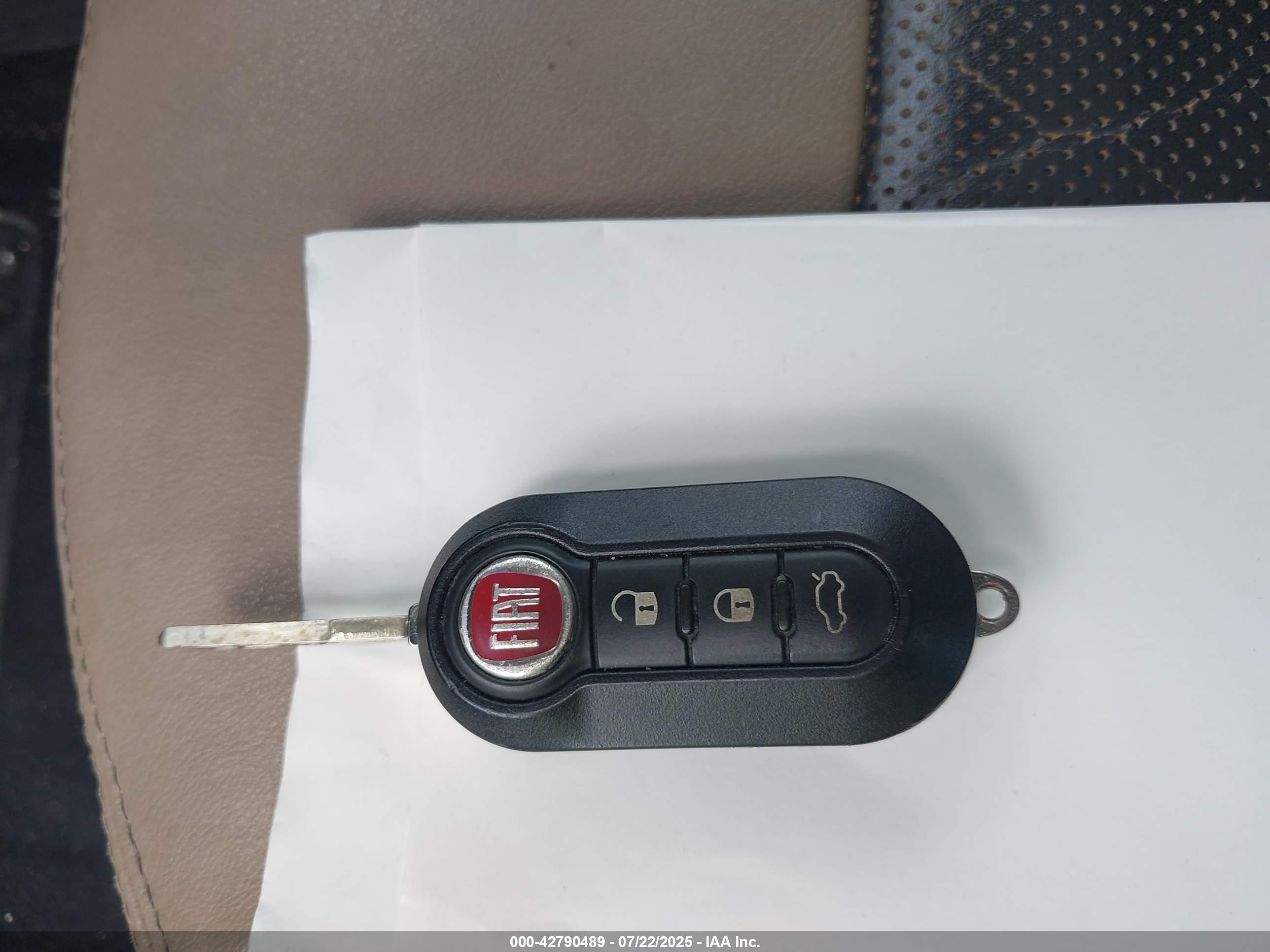 FIAT 500L image 11