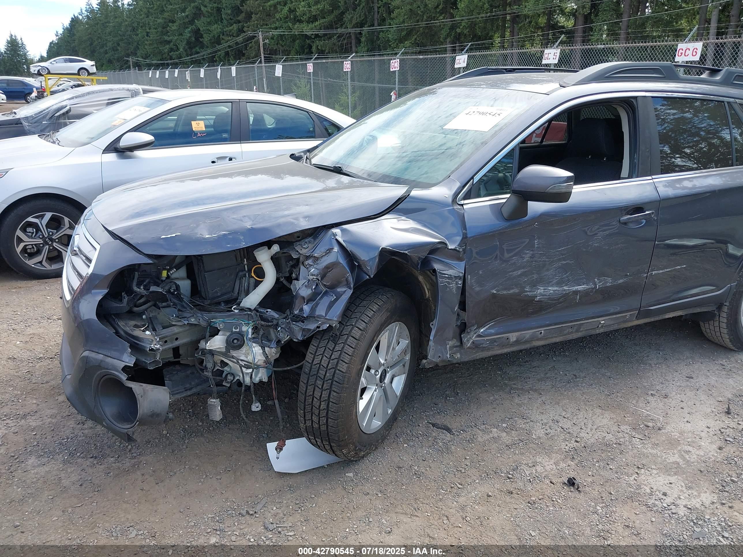 SUBARU OUTBACK image 6