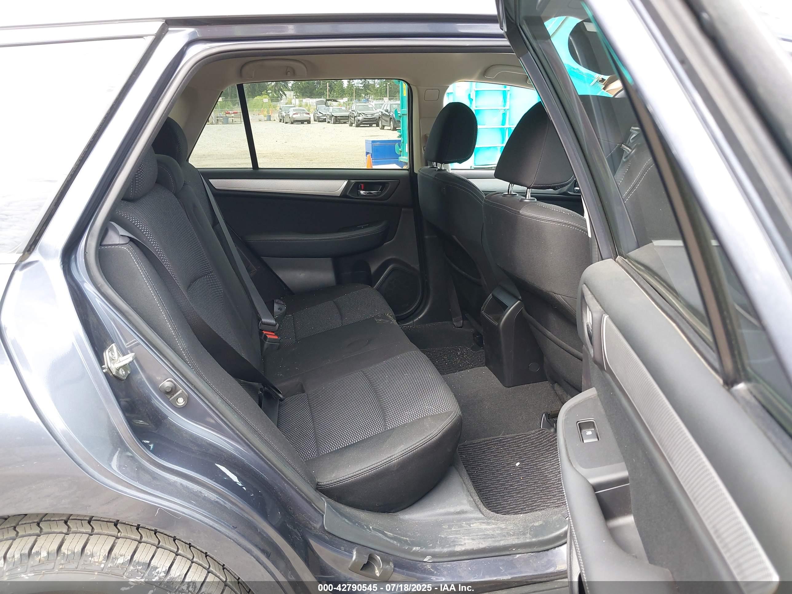 SUBARU OUTBACK image 8