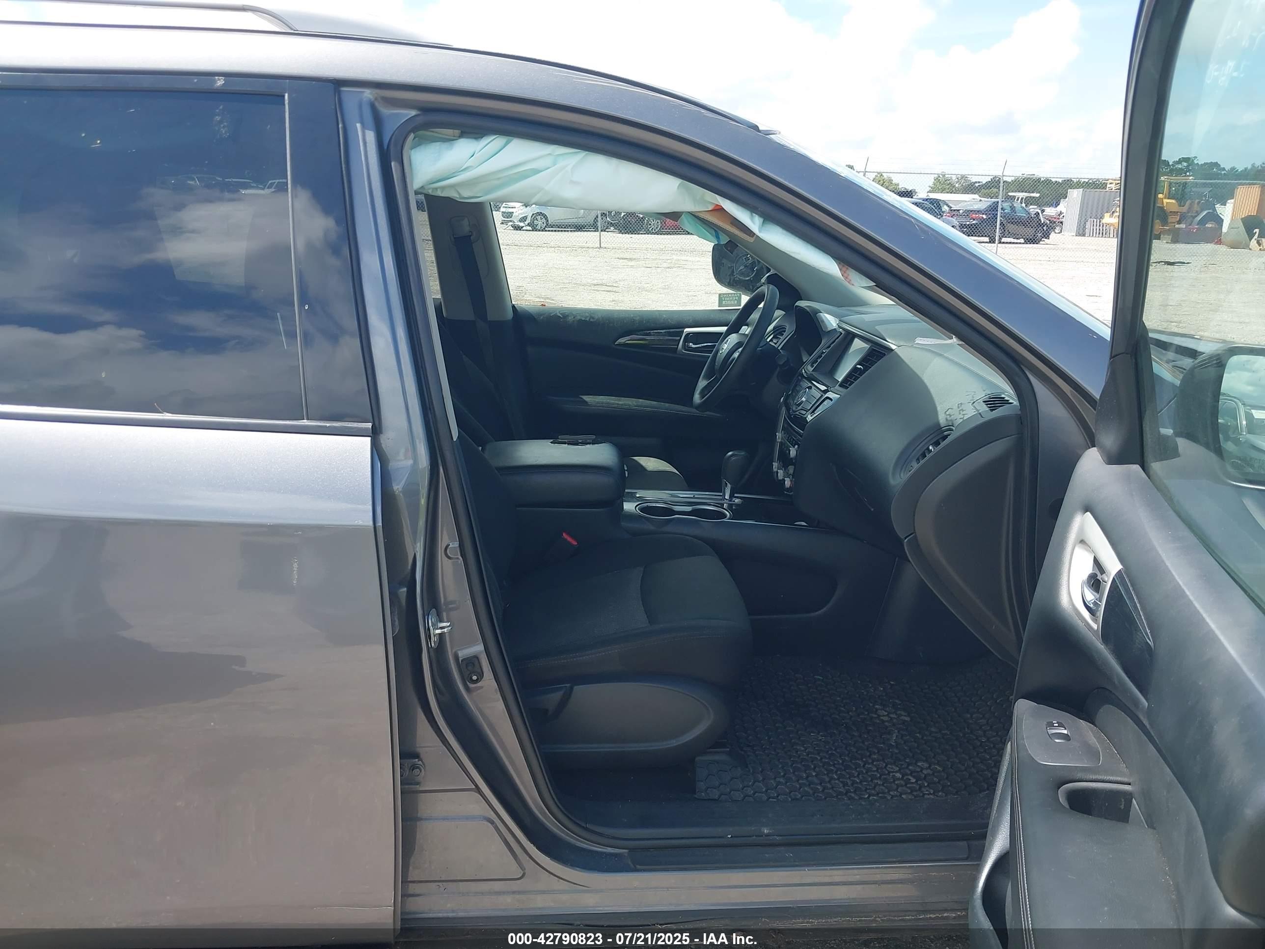NISSAN PATHFINDER image 5