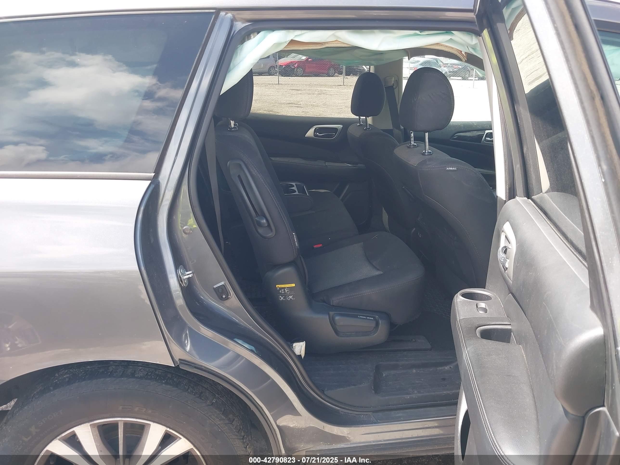NISSAN PATHFINDER image 8