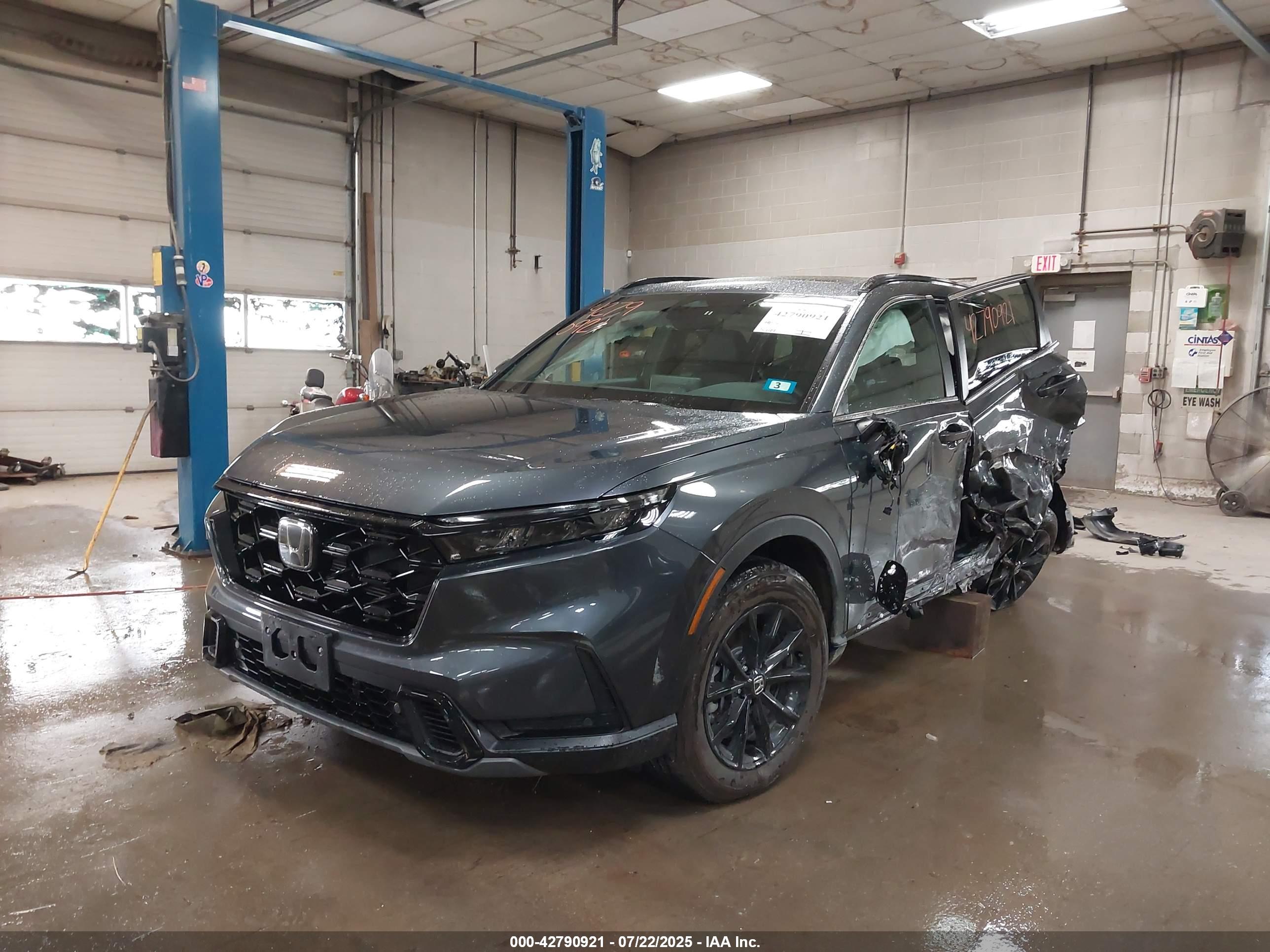 HONDA CR-V image 2