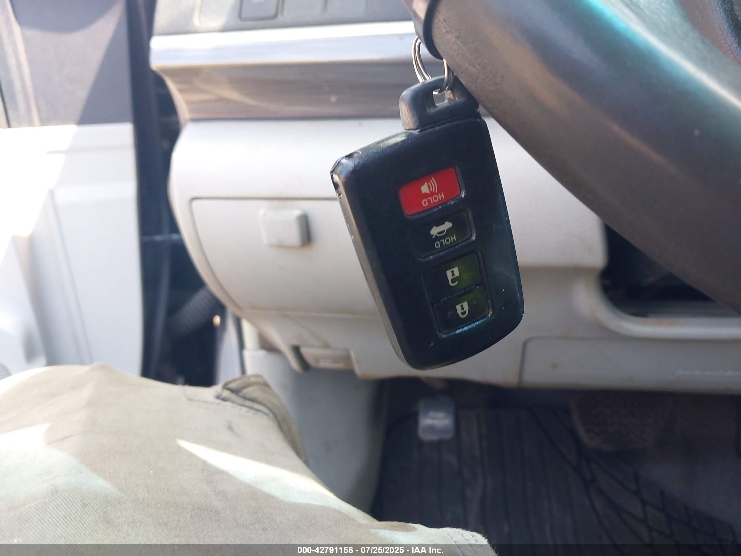 TOYOTA CAMRY image 11