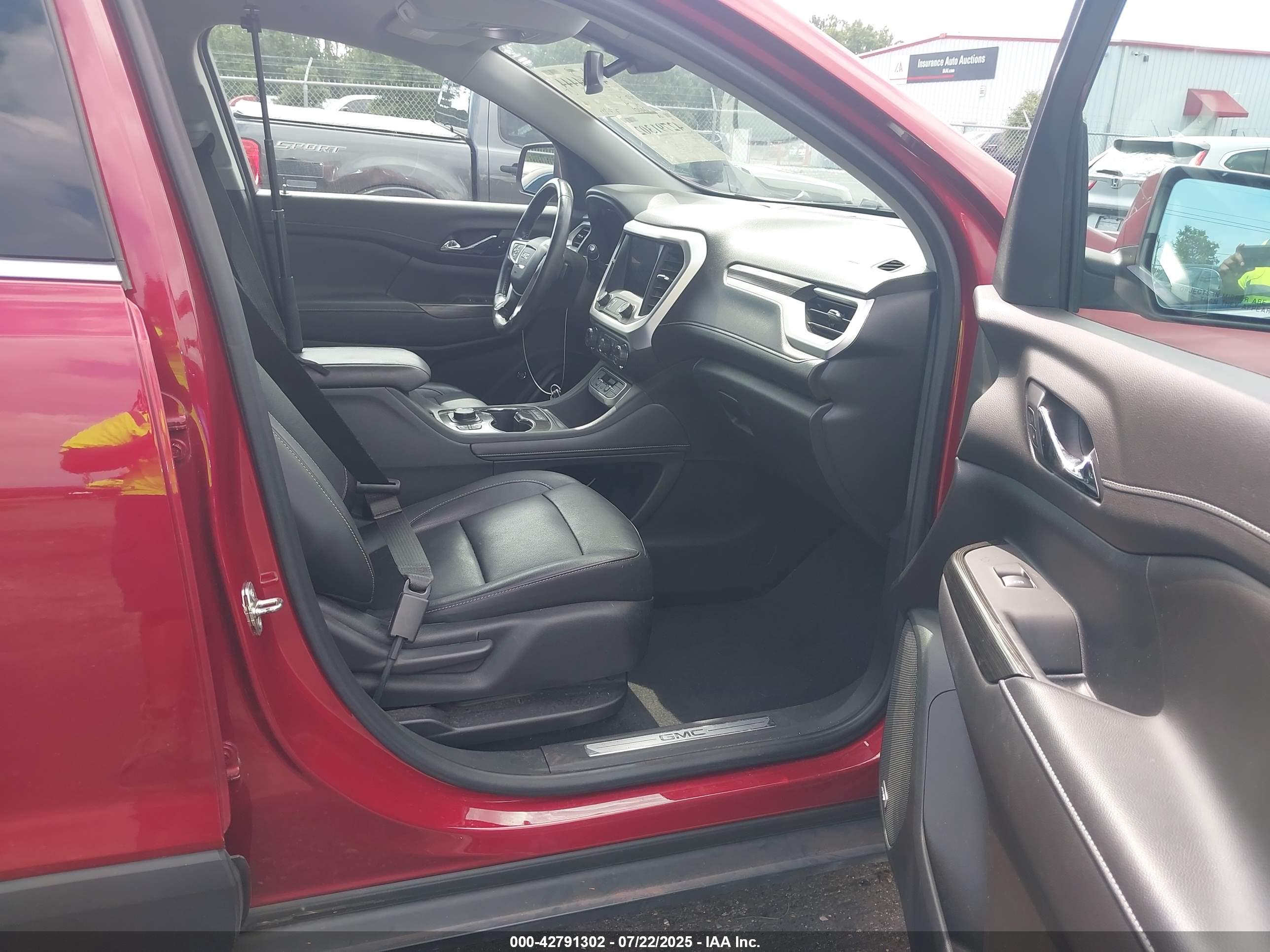 GMC ACADIA image 5