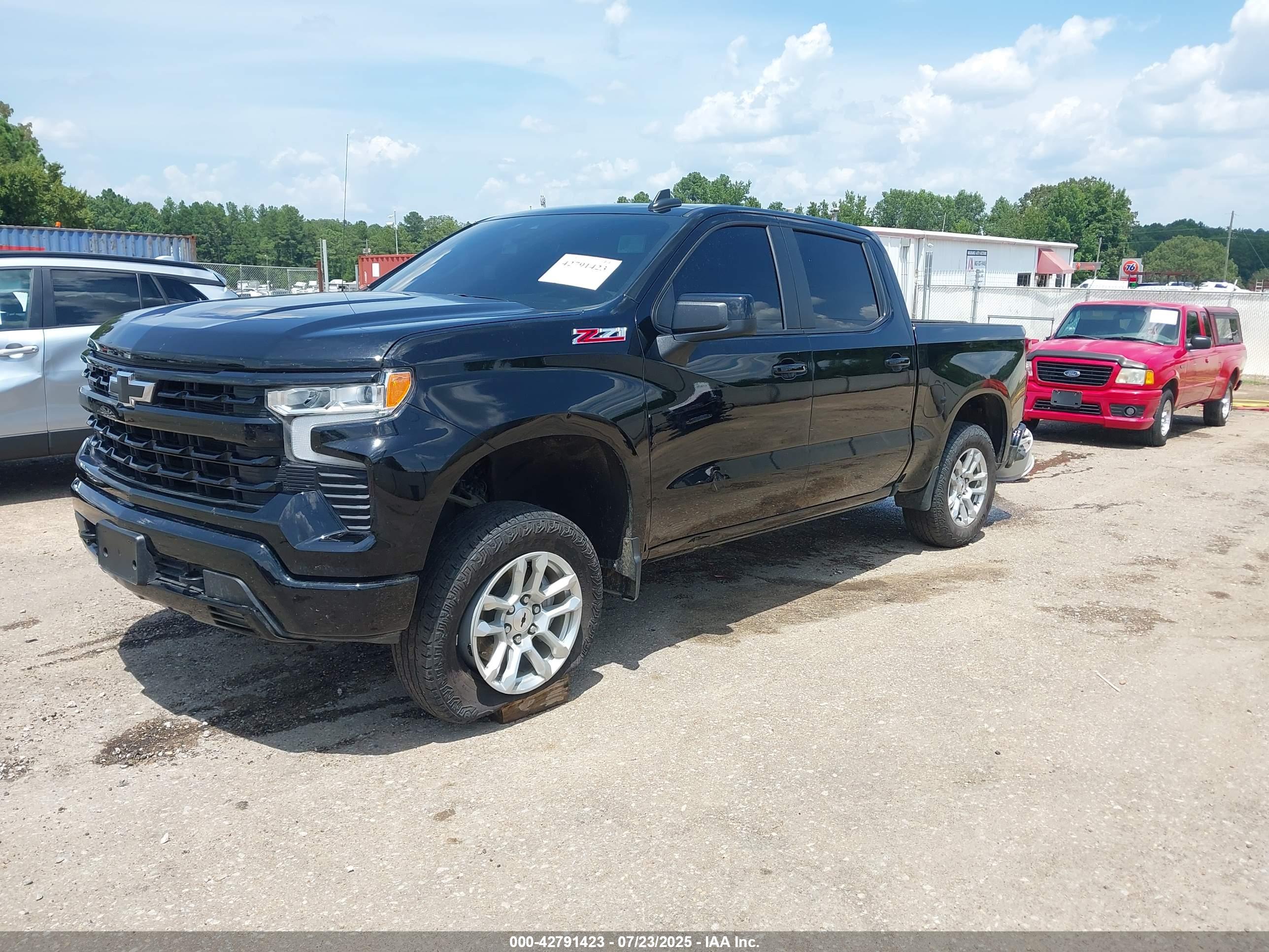 CHEVROLET SILVERADO image 2