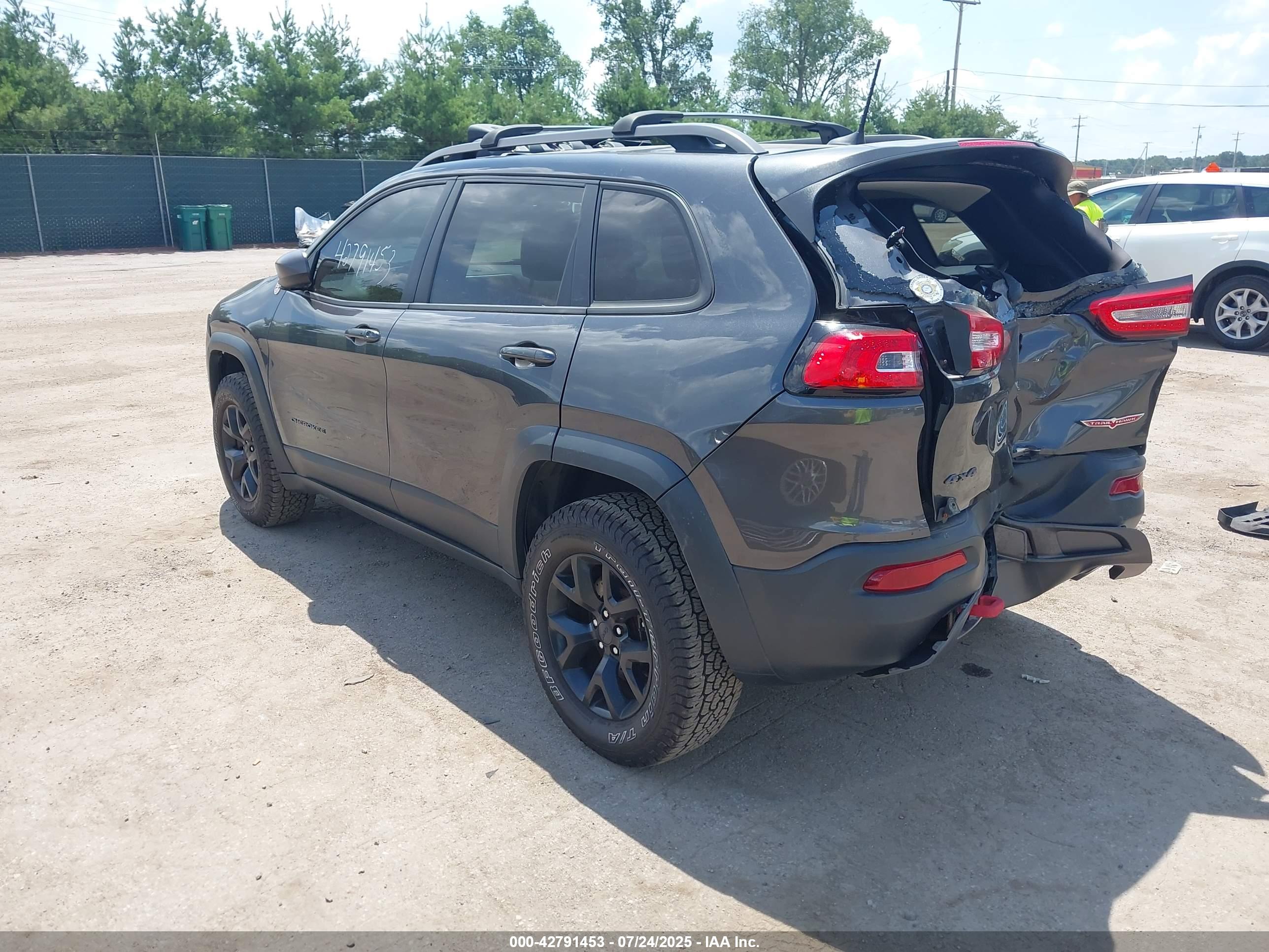 JEEP CHEROKEE image 3
