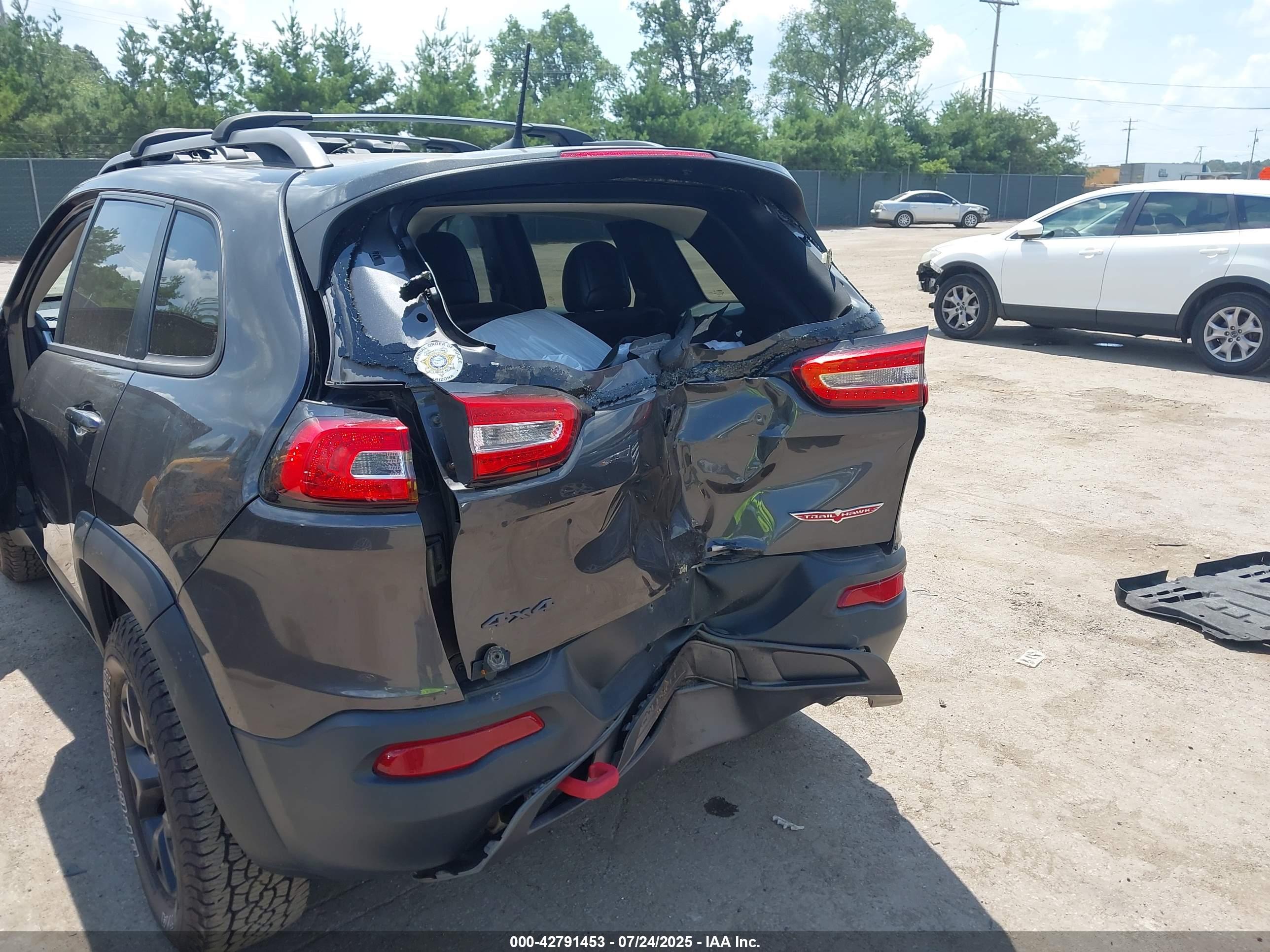 JEEP CHEROKEE image 6
