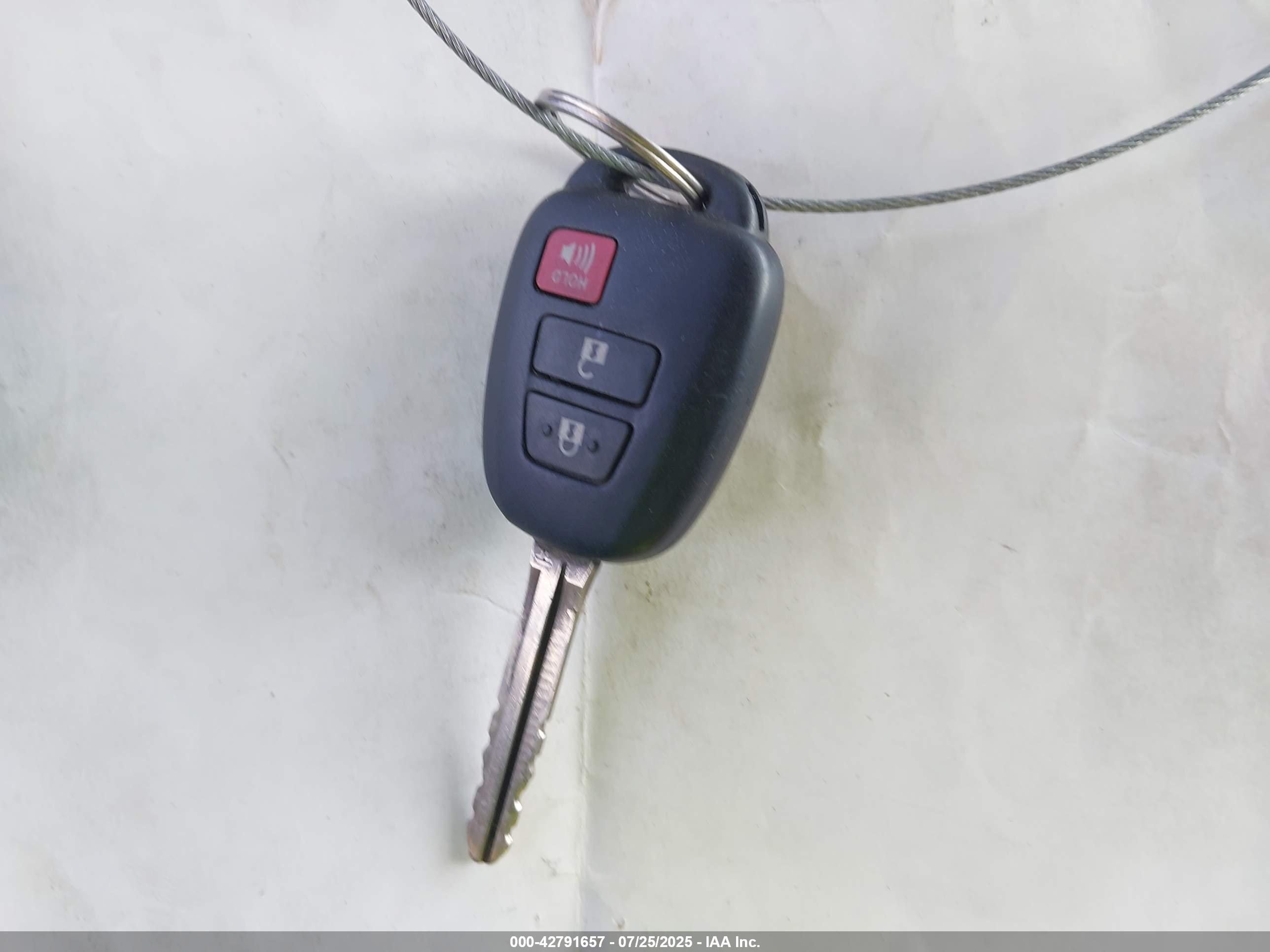 TOYOTA RAV4 image 11