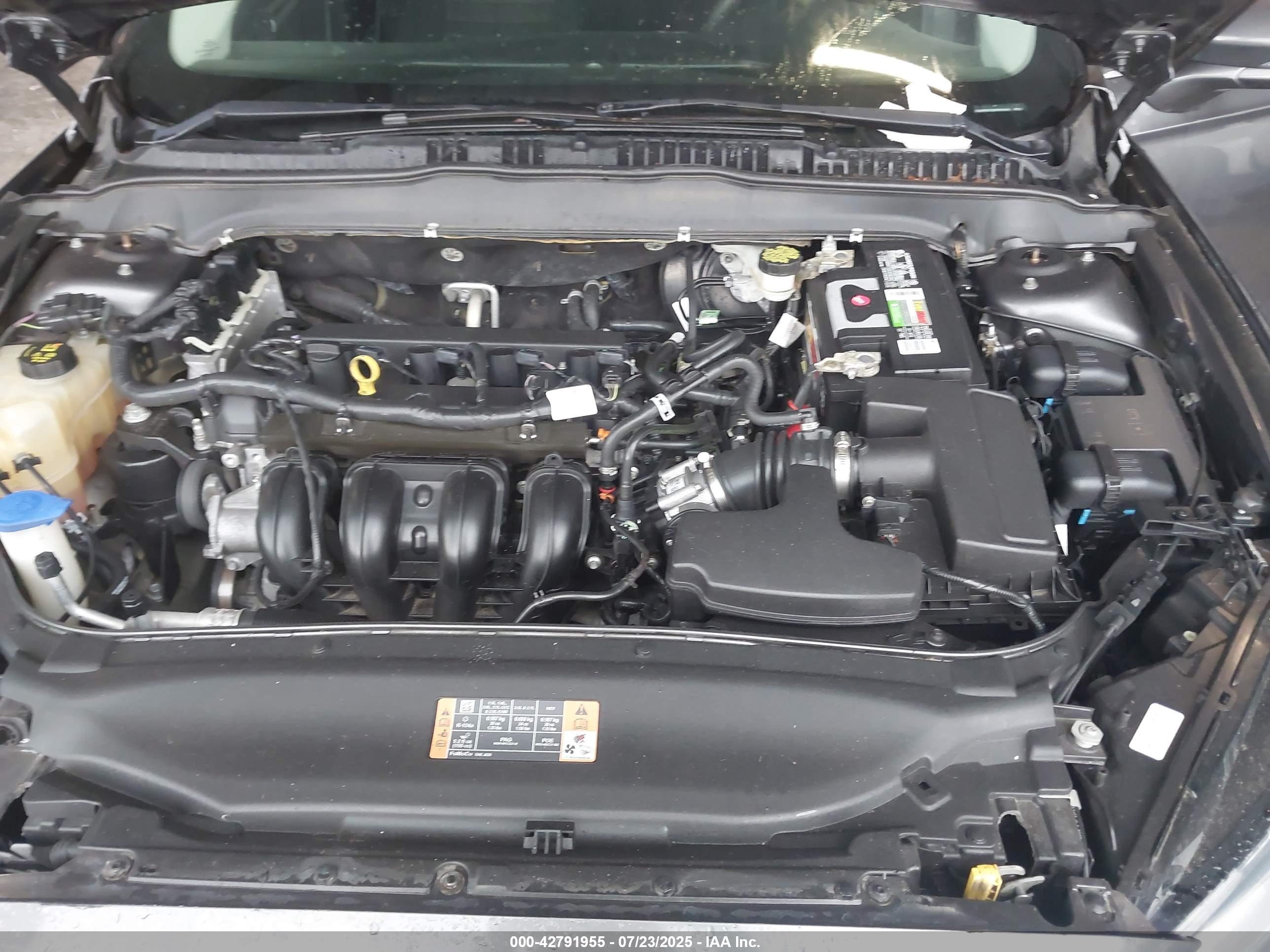 FORD FUSION image 10