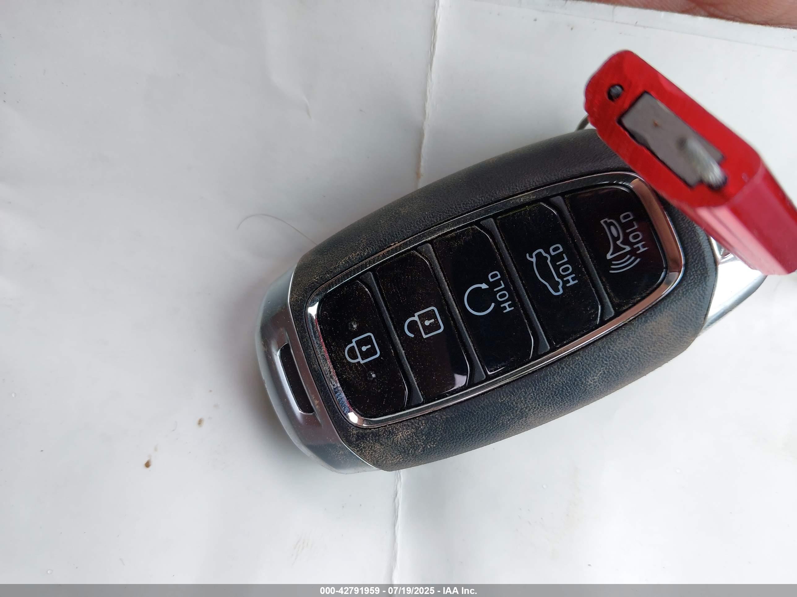 HYUNDAI ELANTRA image 11