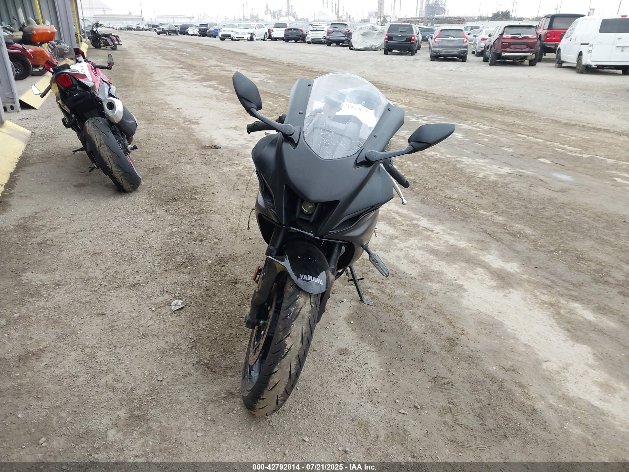 YAMAHA YZFR7 image 5