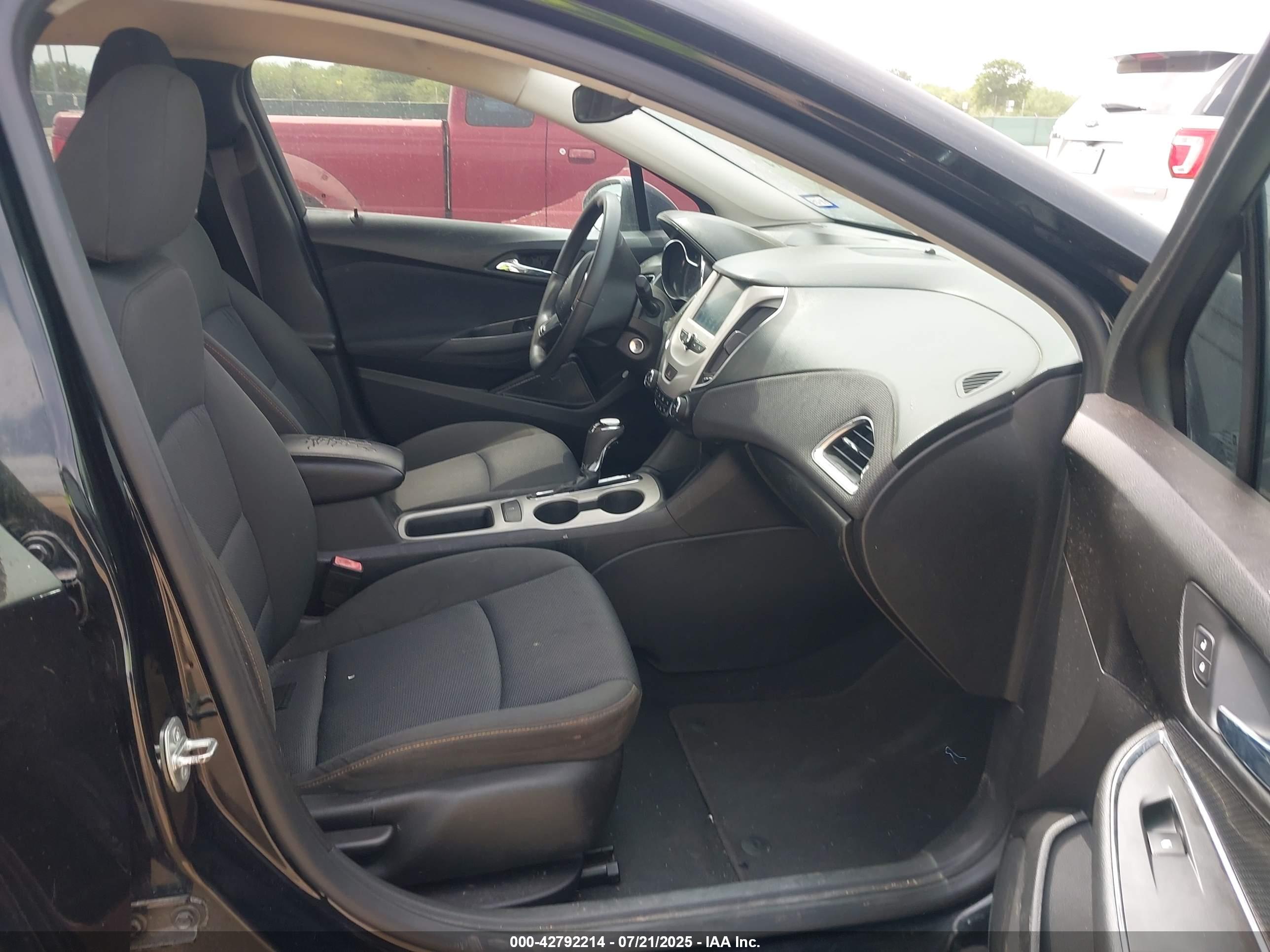 CHEVROLET CRUZE image 5