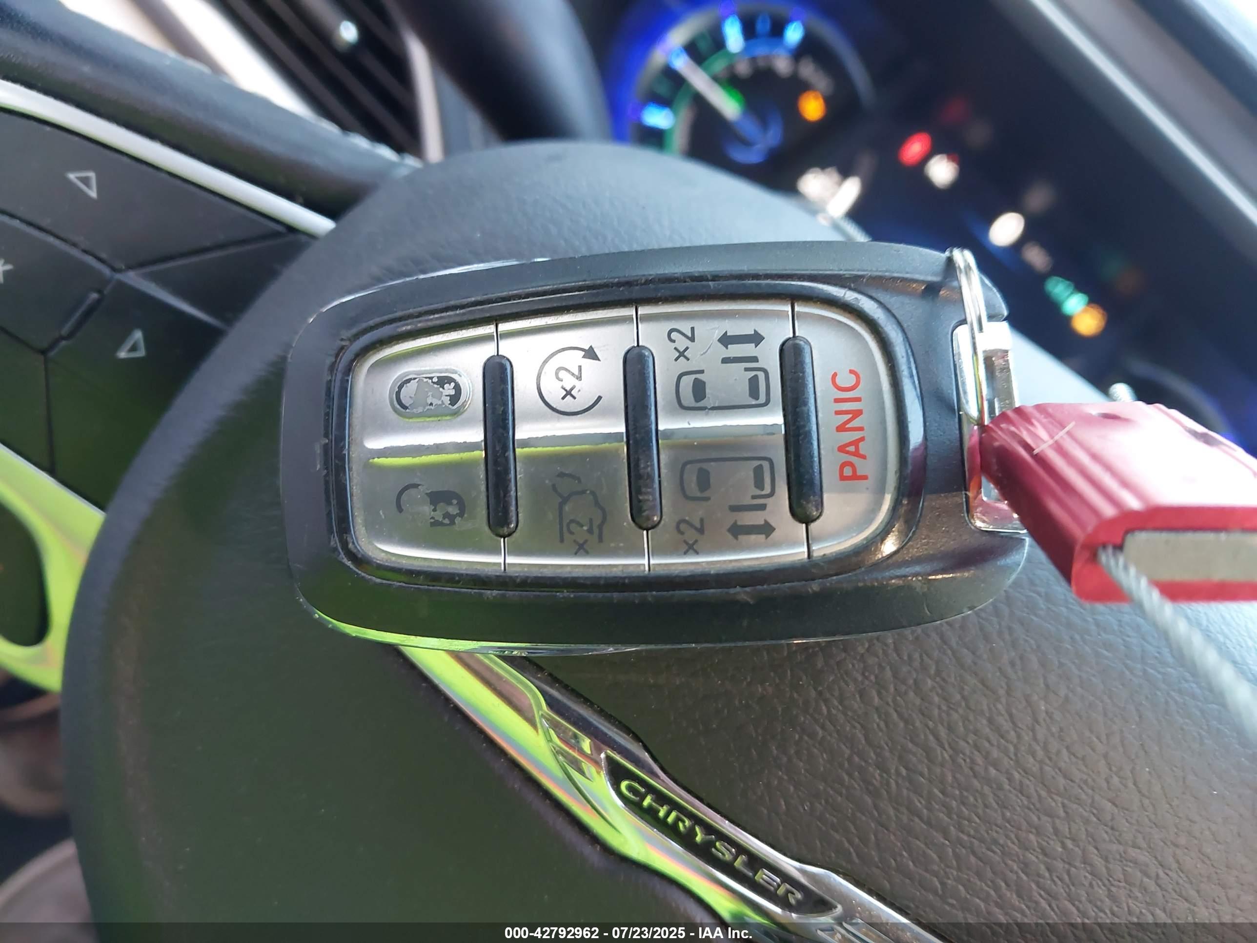 CHRYSLER PACIFICA image 11