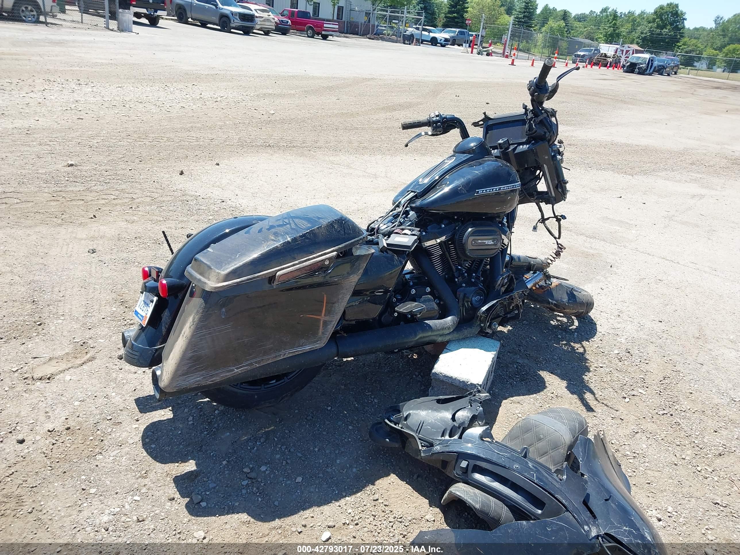 HARLEY-DAVIDSON FLHXS image 4