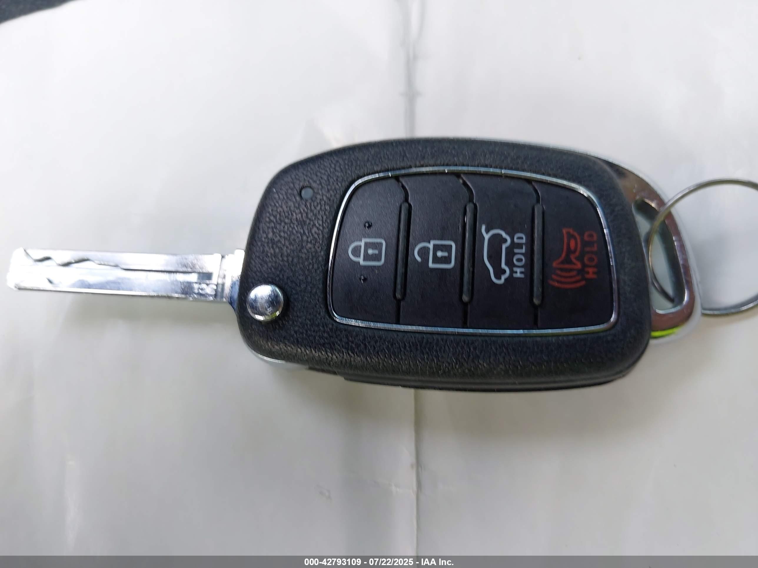 HYUNDAI TUCSON image 11