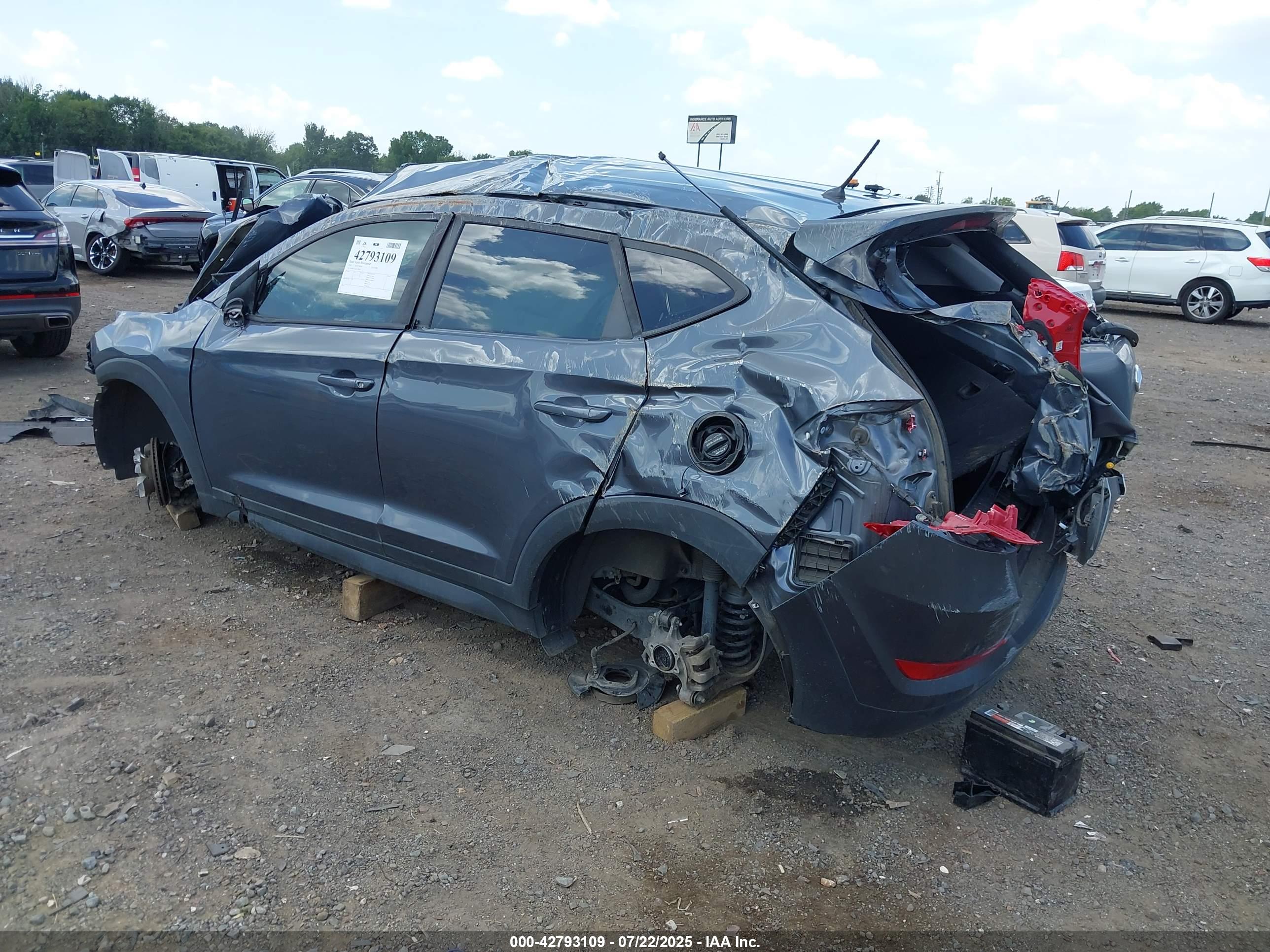 HYUNDAI TUCSON image 3