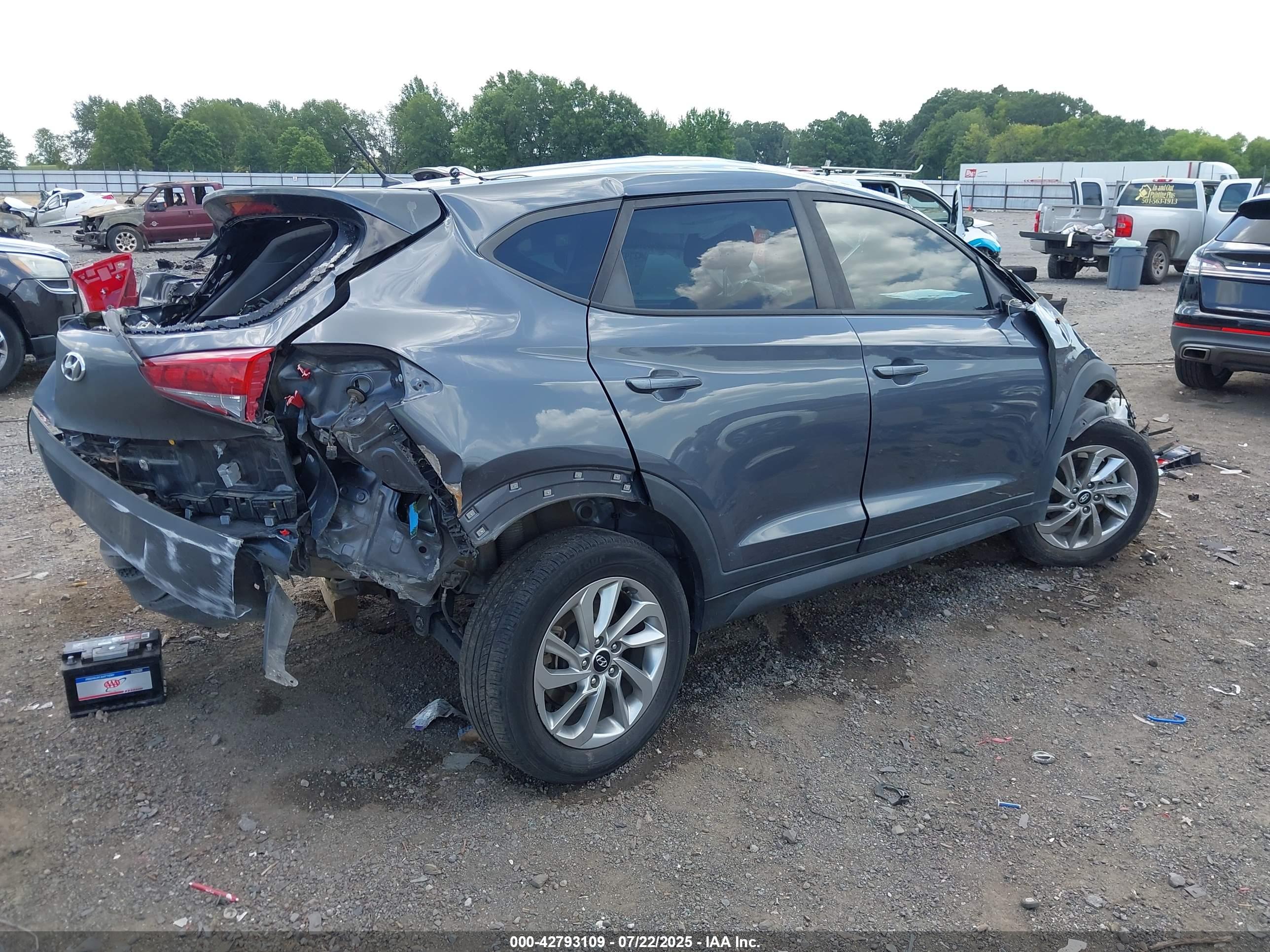 HYUNDAI TUCSON image 4