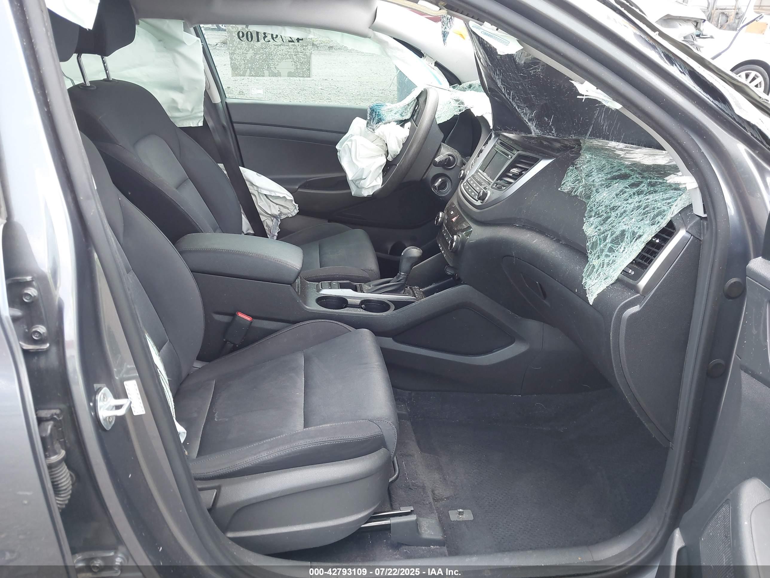 HYUNDAI TUCSON image 5