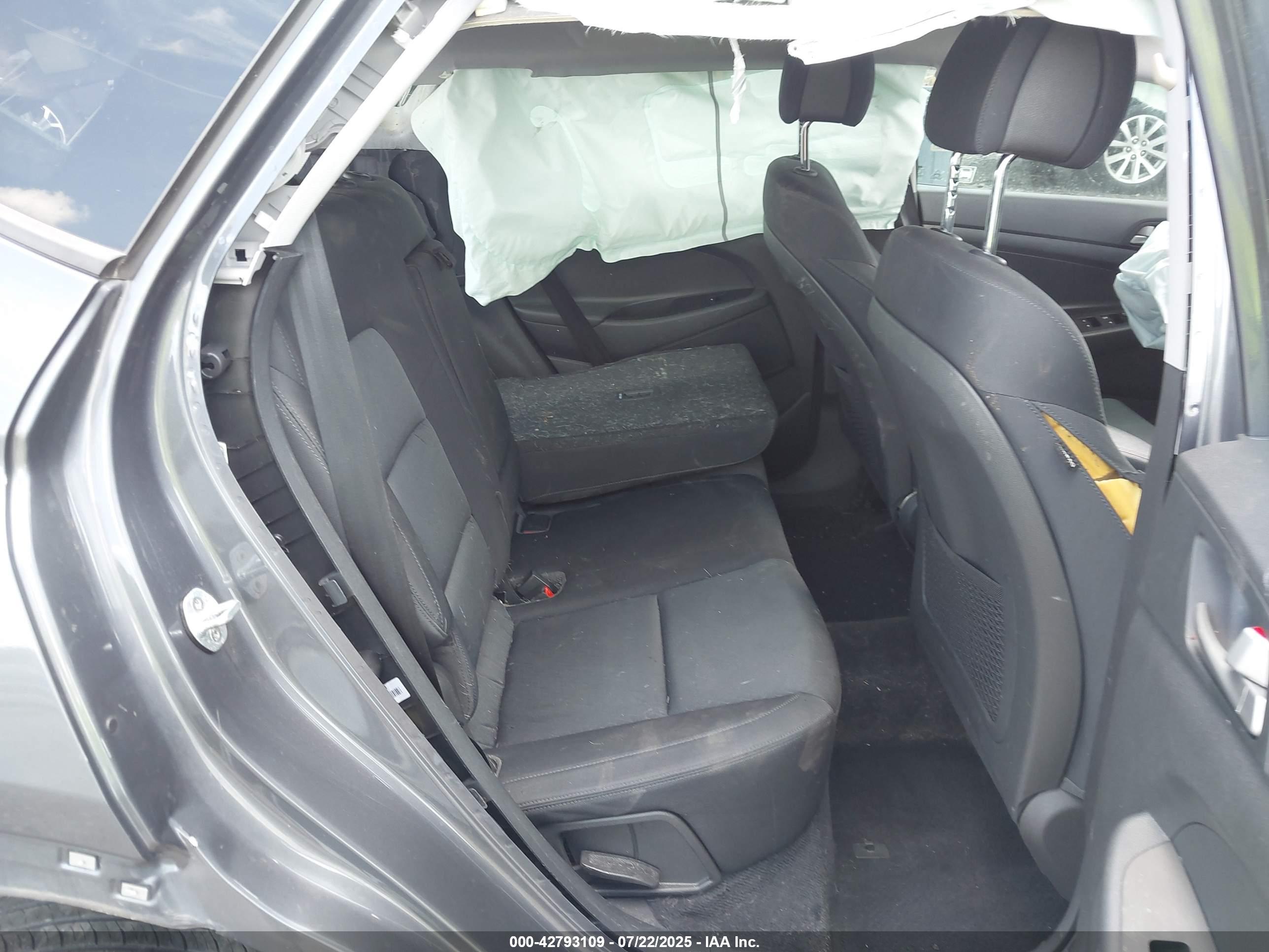 HYUNDAI TUCSON image 8
