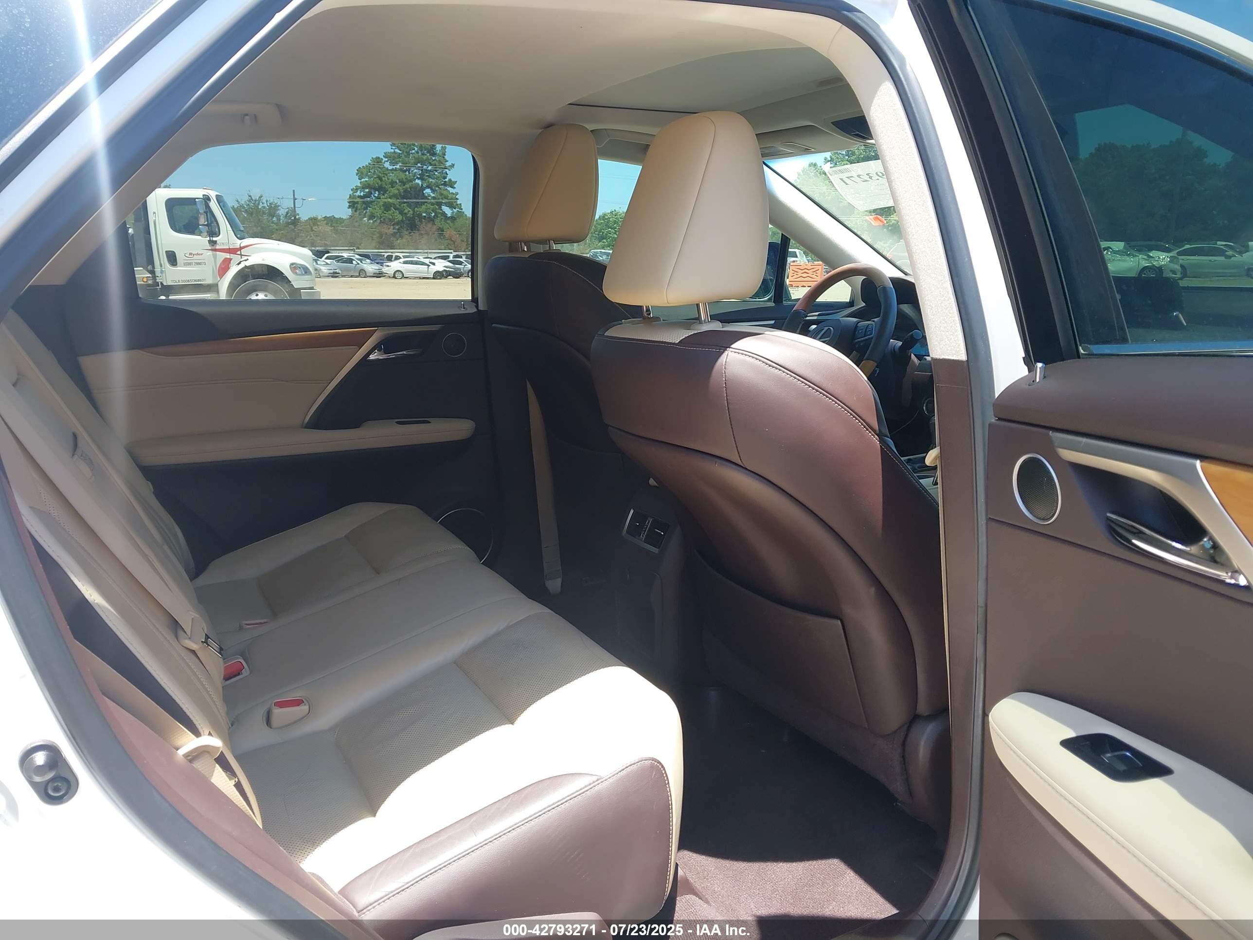 LEXUS RX image 8