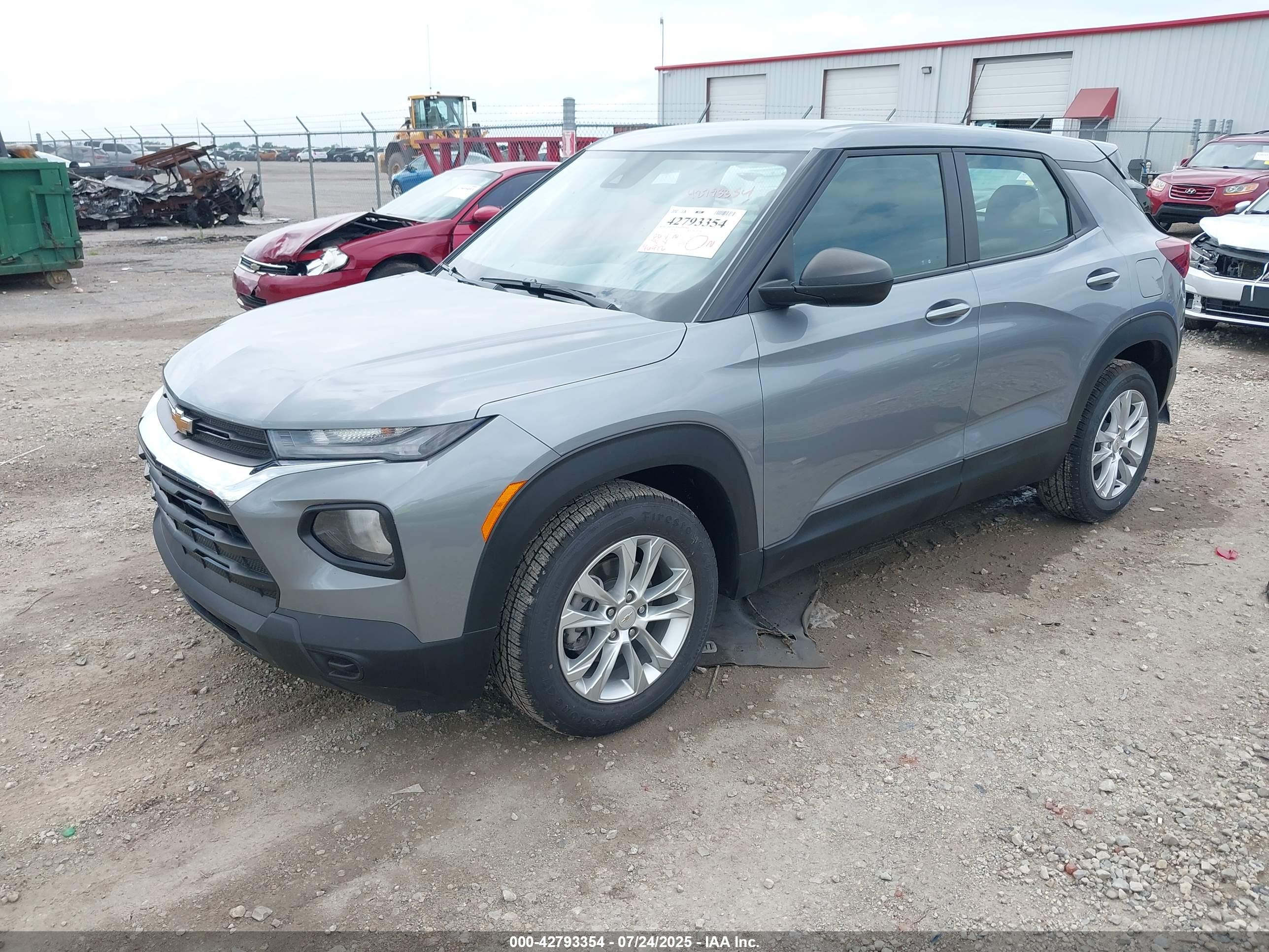 CHEVROLET TRAILBLAZER image 2