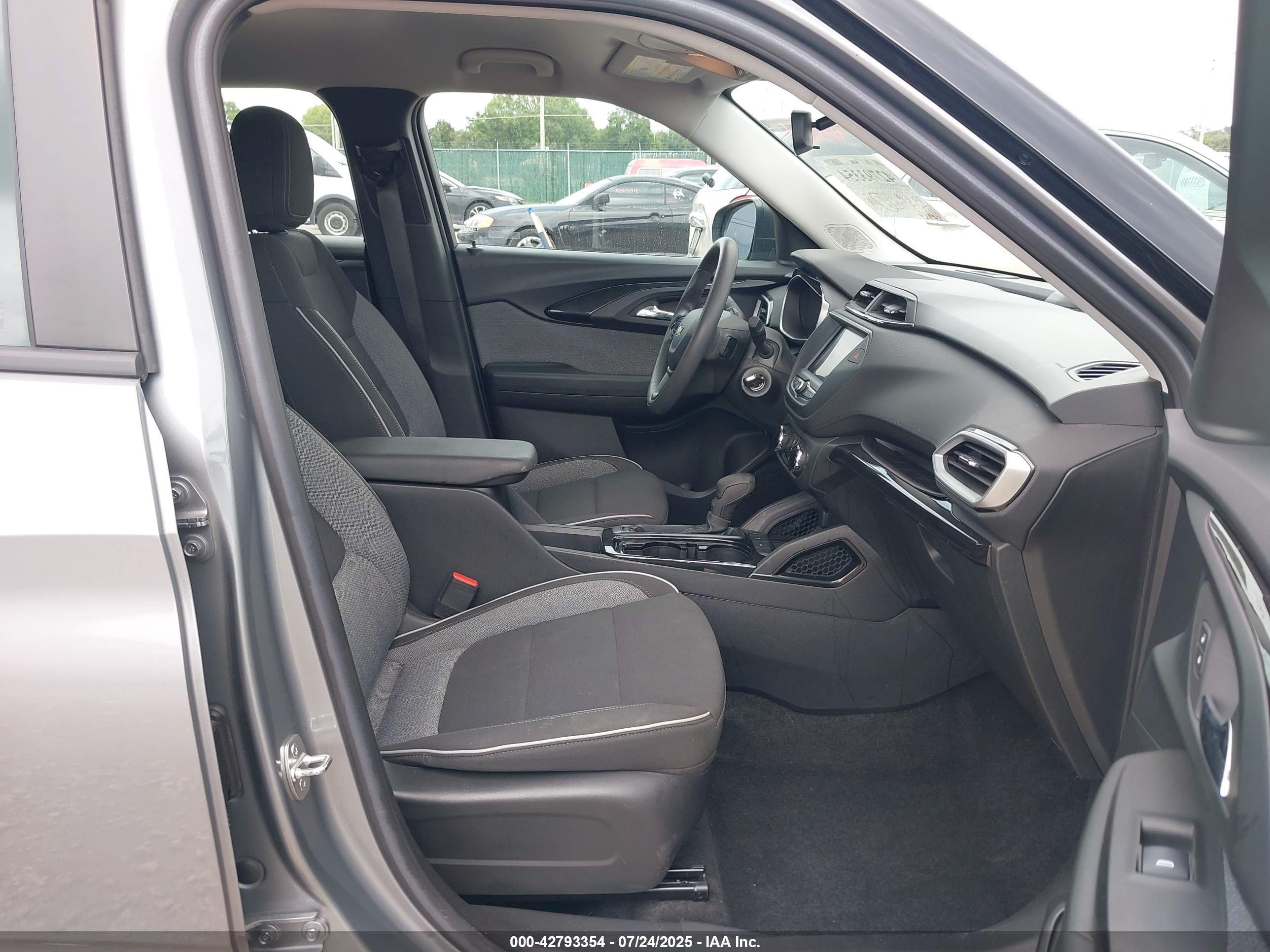 CHEVROLET TRAILBLAZER image 5