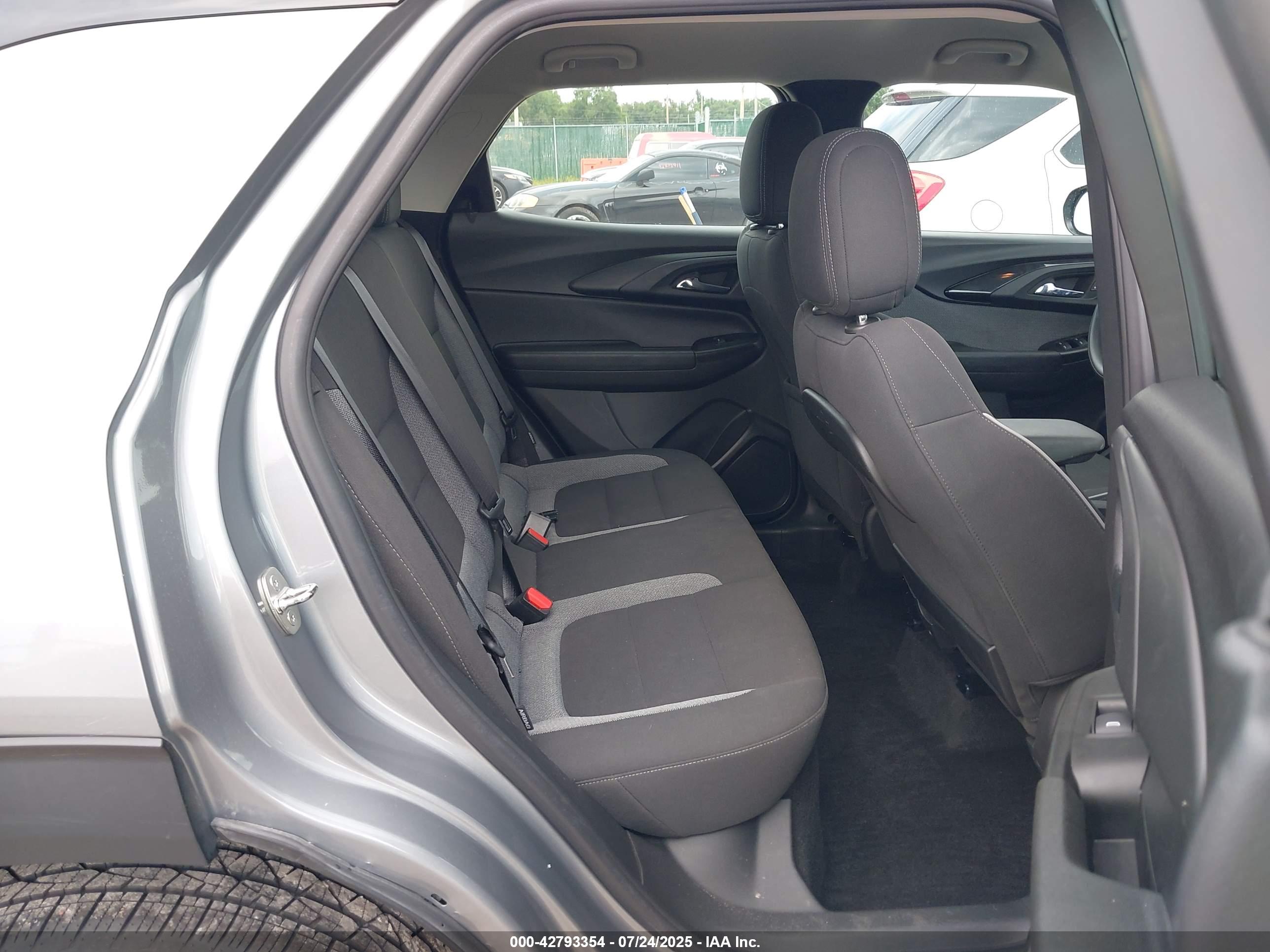 CHEVROLET TRAILBLAZER image 8